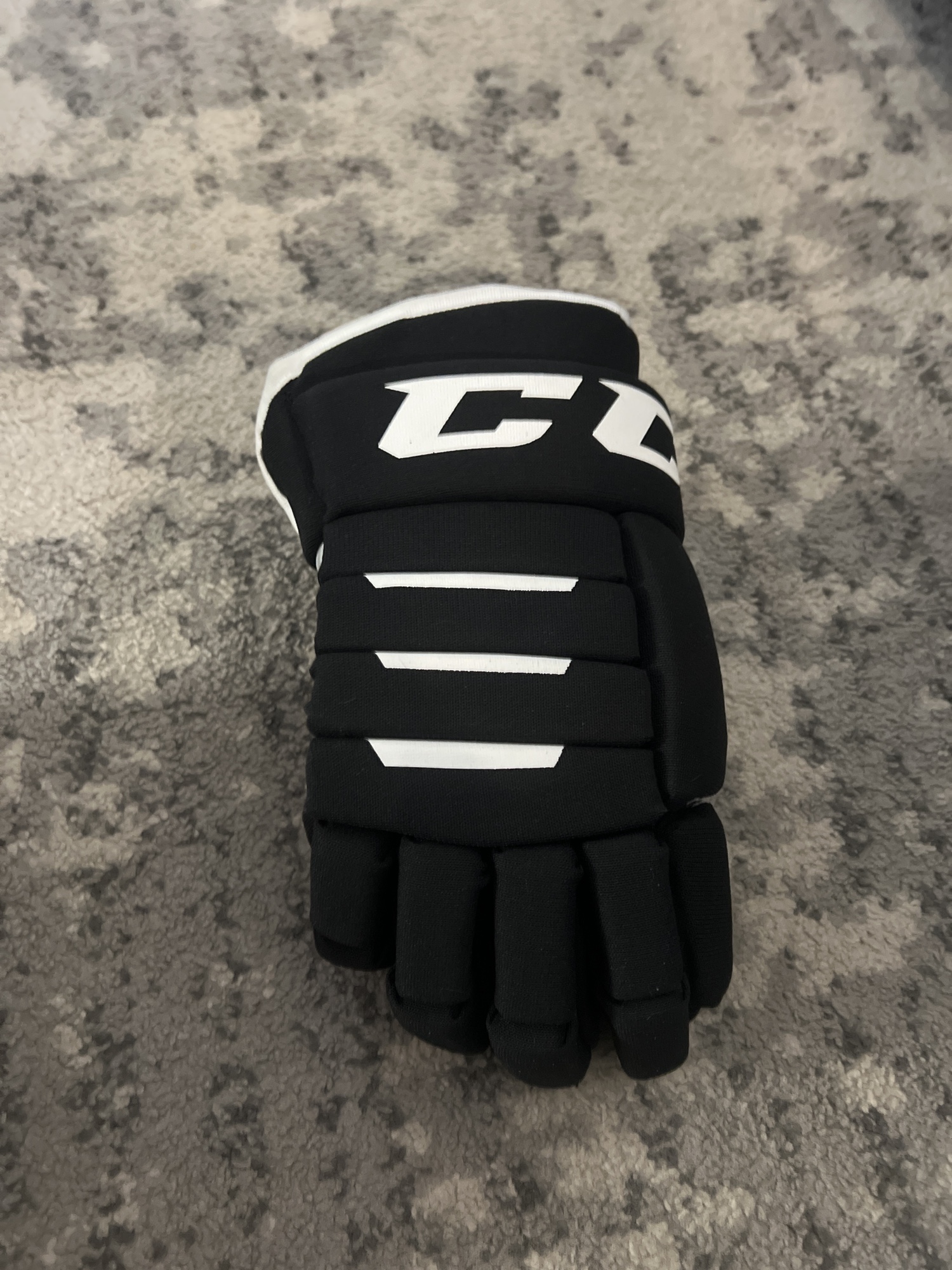 CCM 15" Tacks 4R2 Gloves SidelineSwap