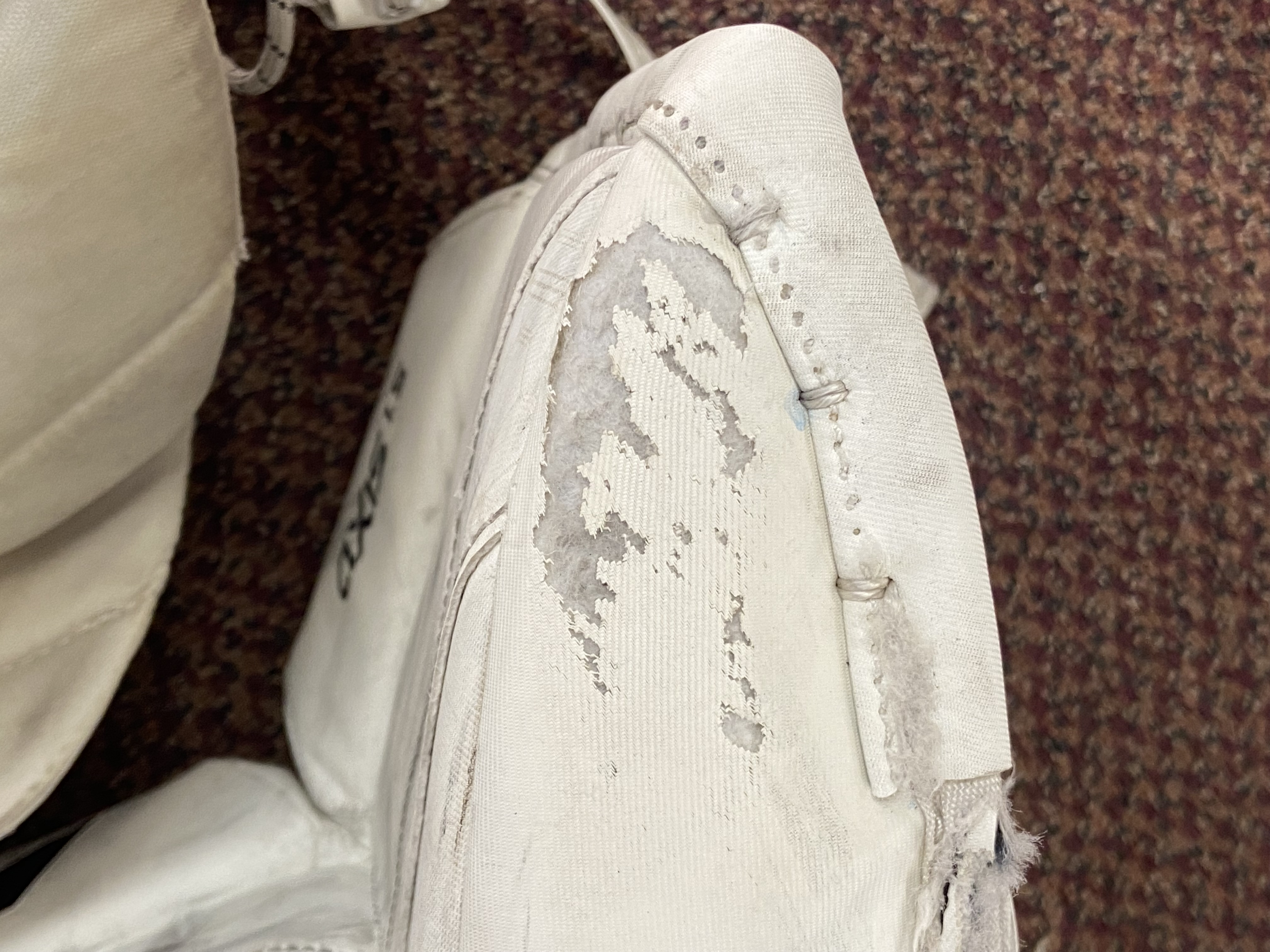 Used Int CCM Axis 1.5 Goalie Pads 30" +1 SidelineSwap