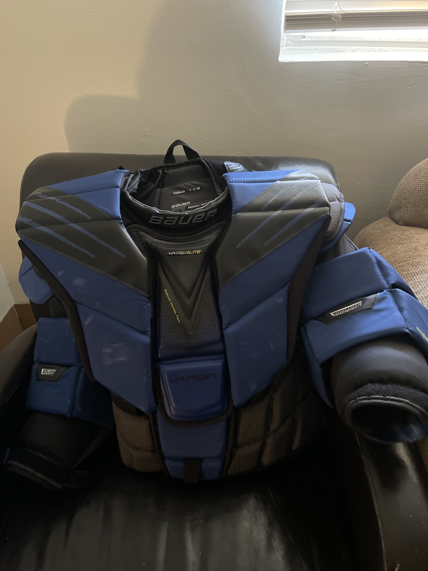 Used Medium Bauer Hyperlite Goalie Chest Protector SidelineSwap