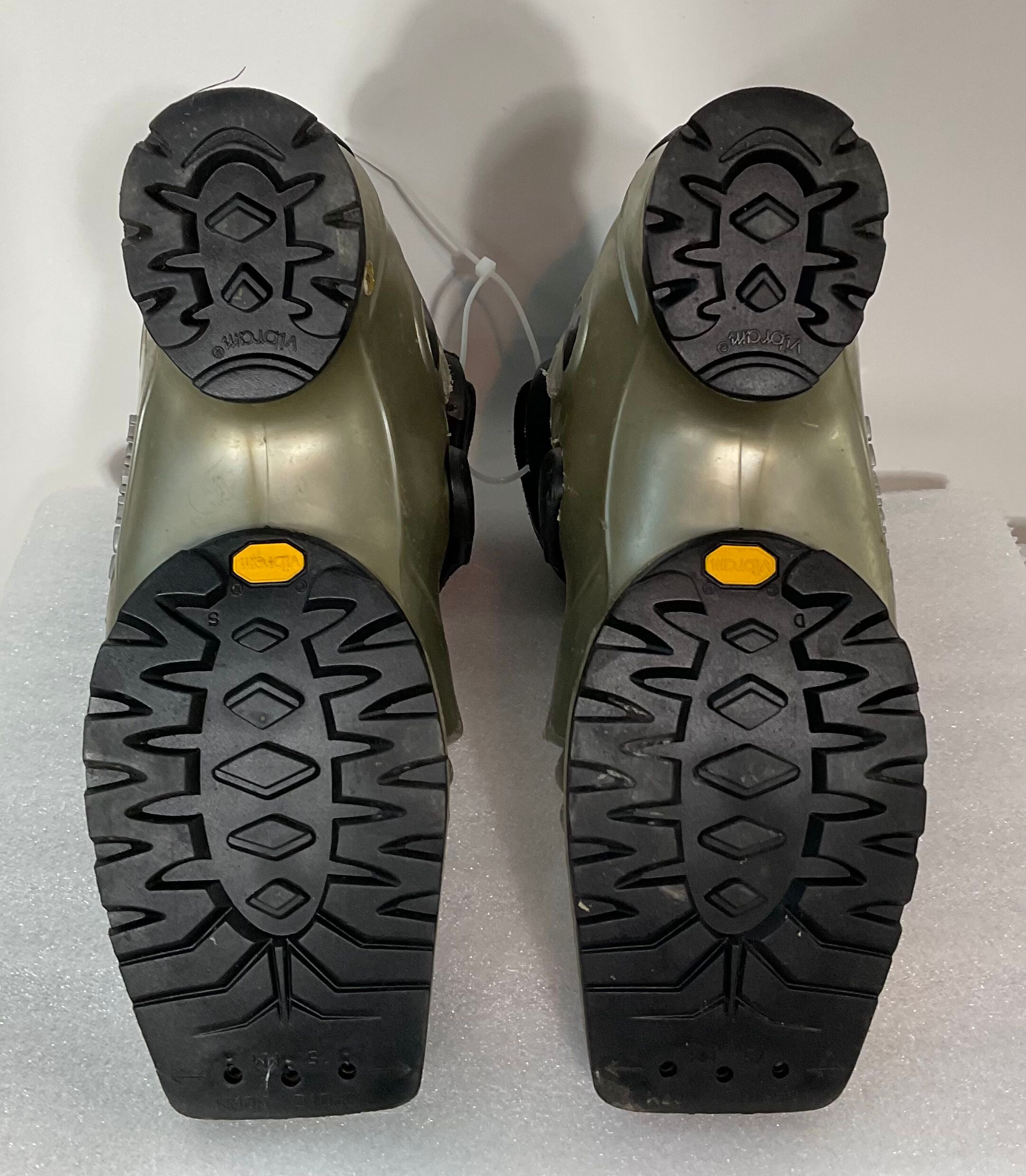 Used Women's Scarpa Telemark Ski Boots Size 6 (SY1191) SidelineSwap