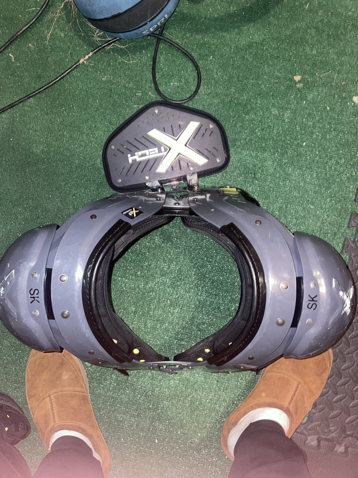 Extra Large Shoulder Pads SidelineSwap