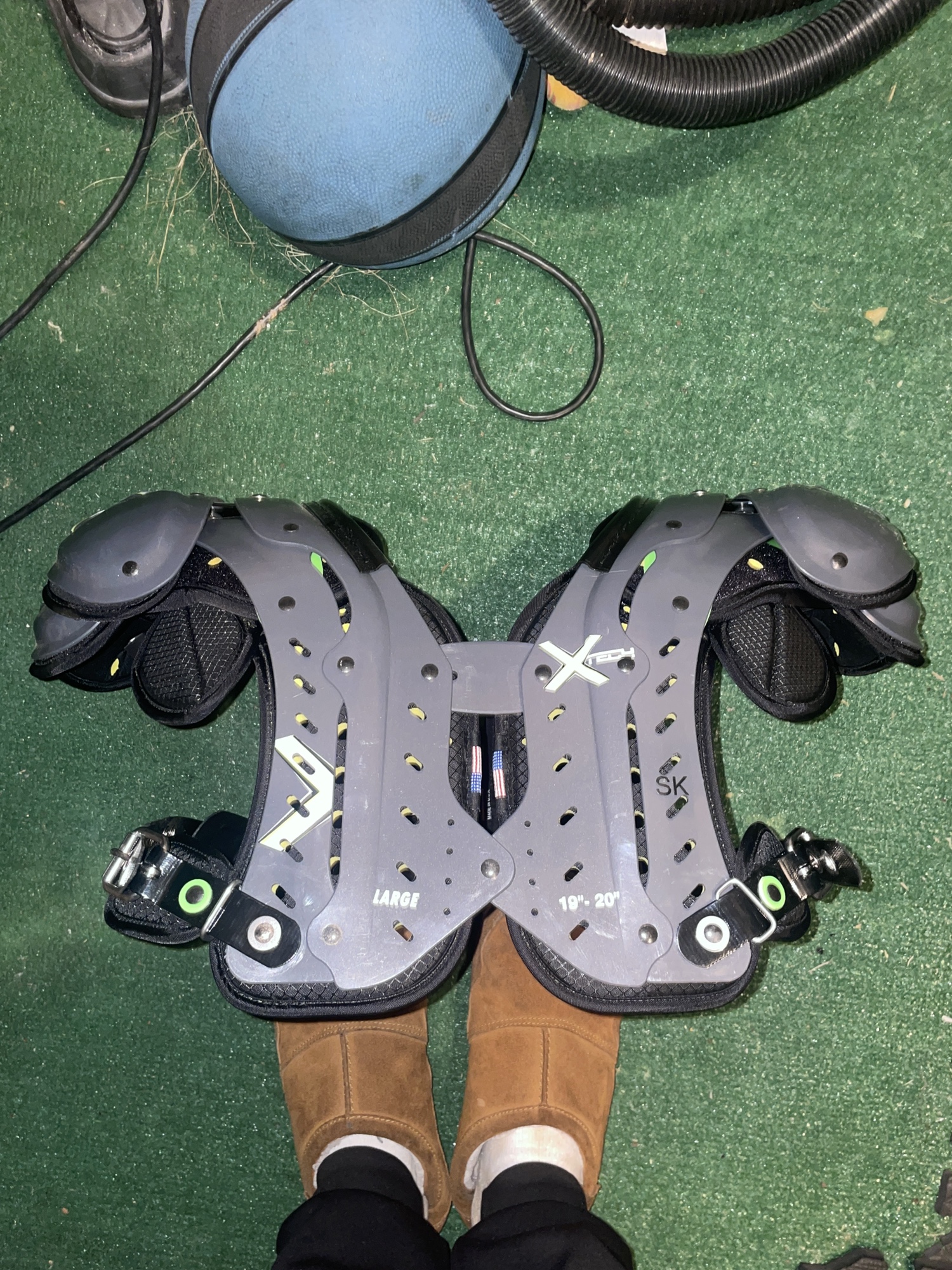 Extra Large Shoulder Pads SidelineSwap