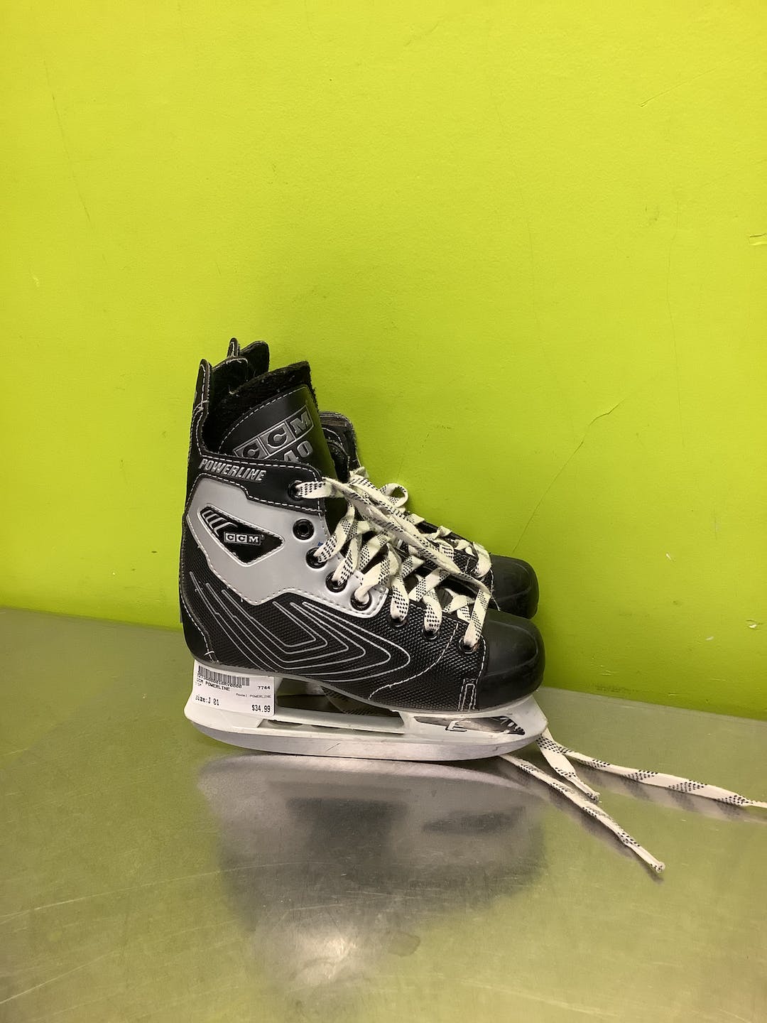 Used Ccm Powerline Junior 01 Ice Hockey Skates SidelineSwap