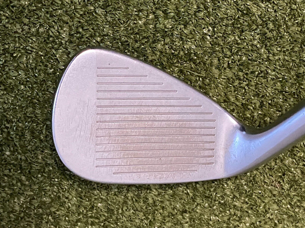 TaylorMade r9 Pitching Wedge RH Precision Rifle Stiff Steel (L3617
