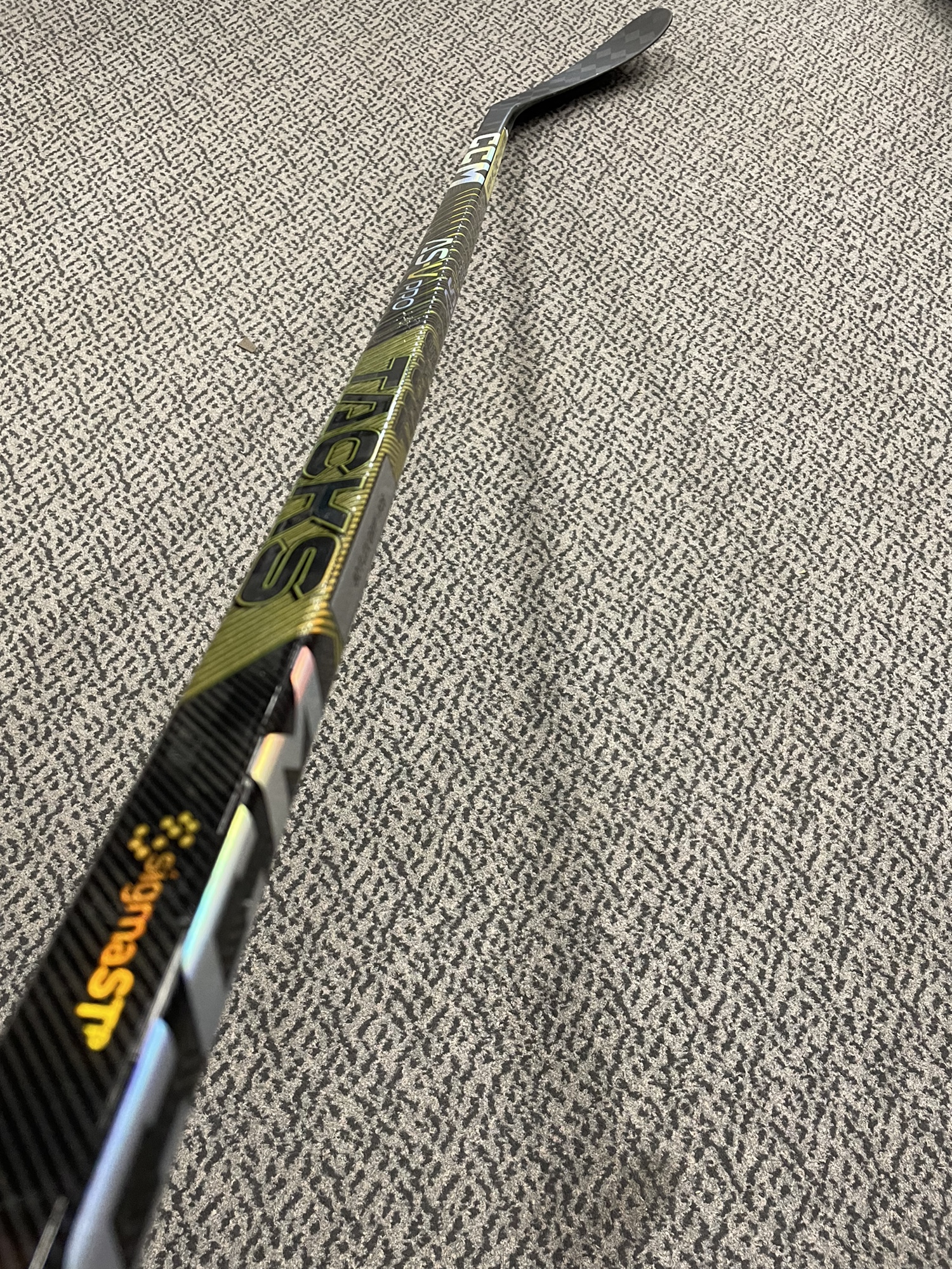 CCM Tacks ASV Pro 80 flex P28 curve right hand stick SidelineSwap