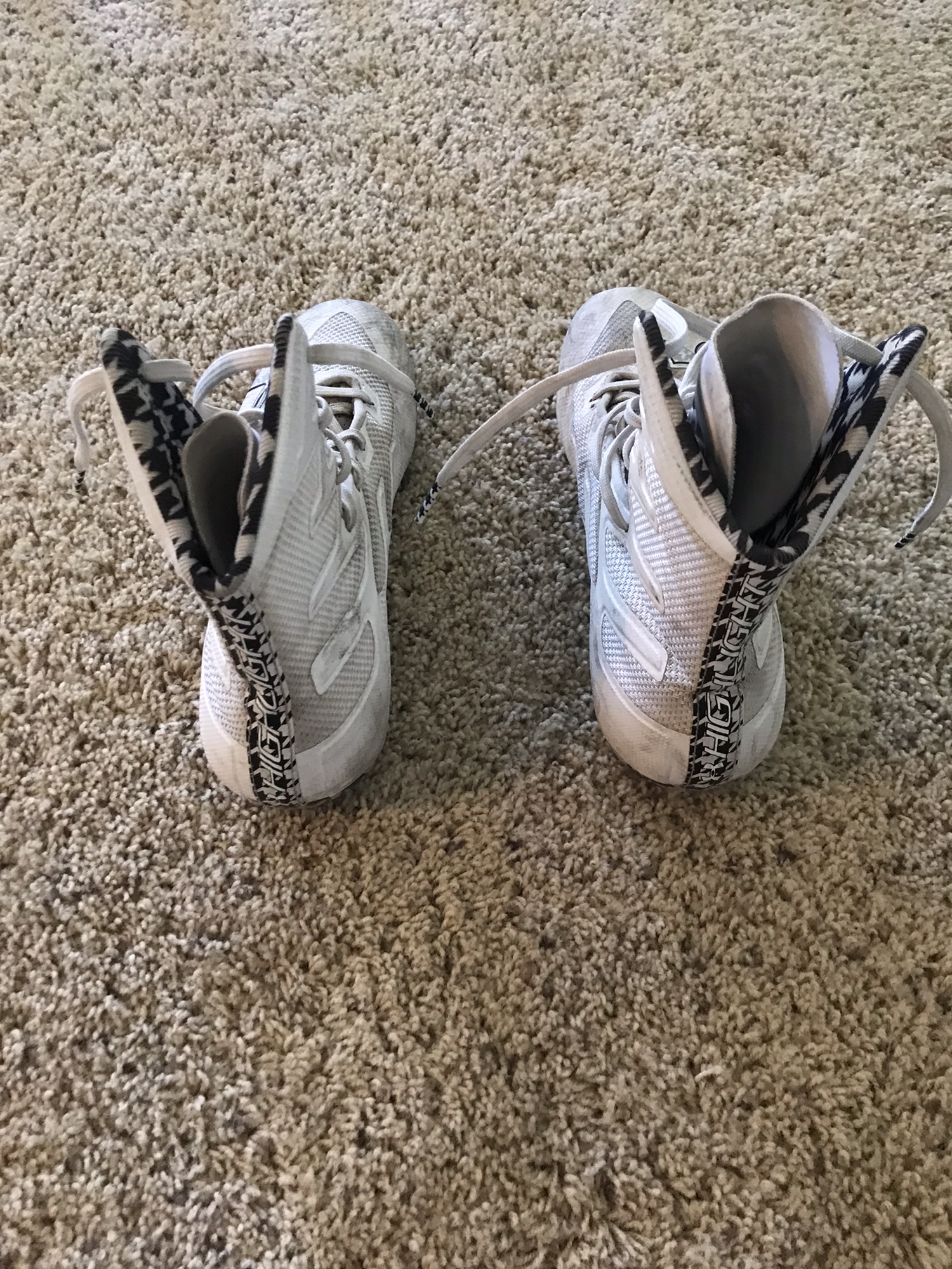 under armour men's highlight cleats