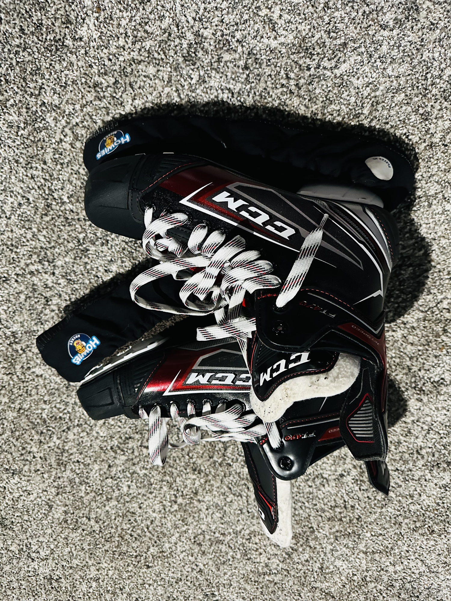 Used CCM Regular Width Size 9.5 JetSpeed FT470 Hockey Skates SidelineSwap