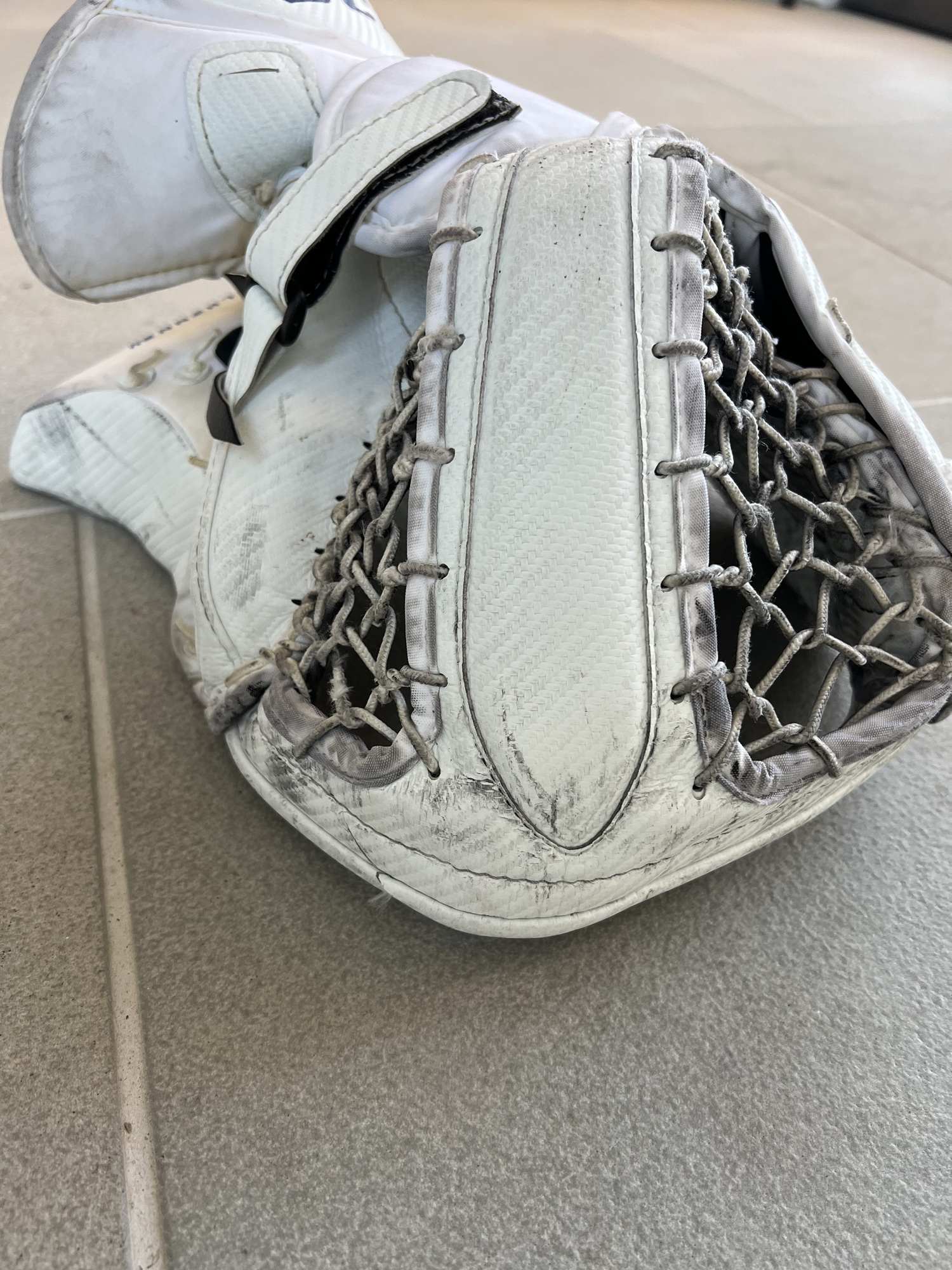 Used CCM Eflex 4 Glove and Blocker Mcelhinney Tampa Bay Lightning