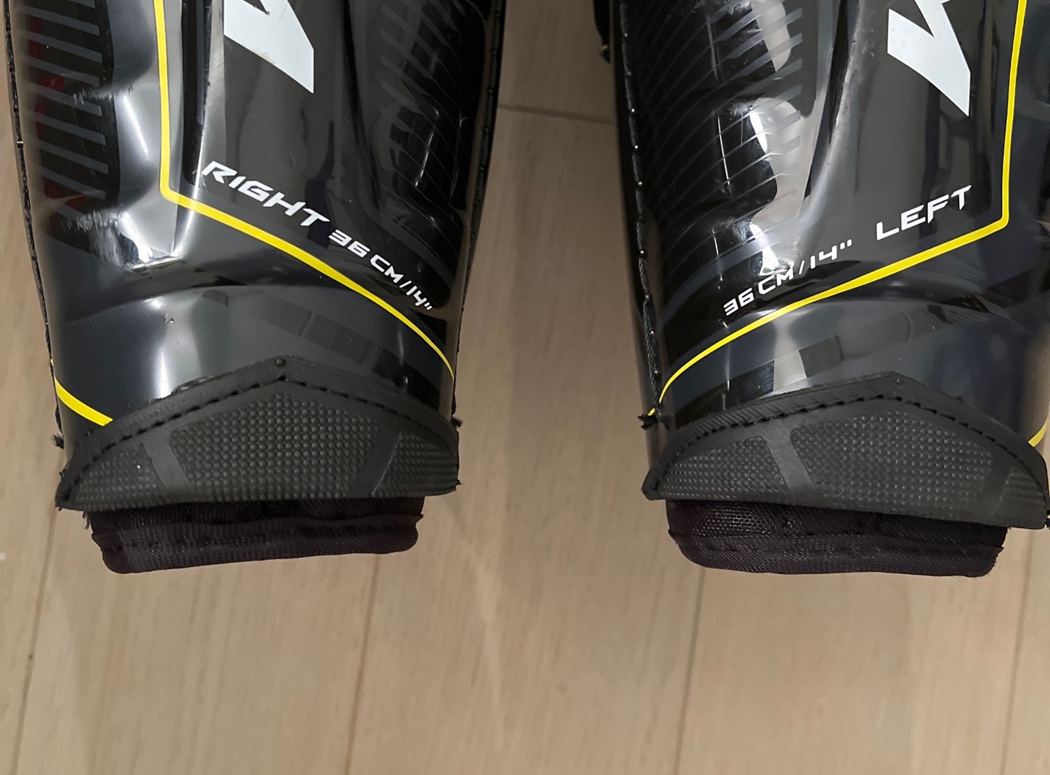 CCM Tacks 9080 Shin Pads Senior Size 14 Inch SidelineSwap