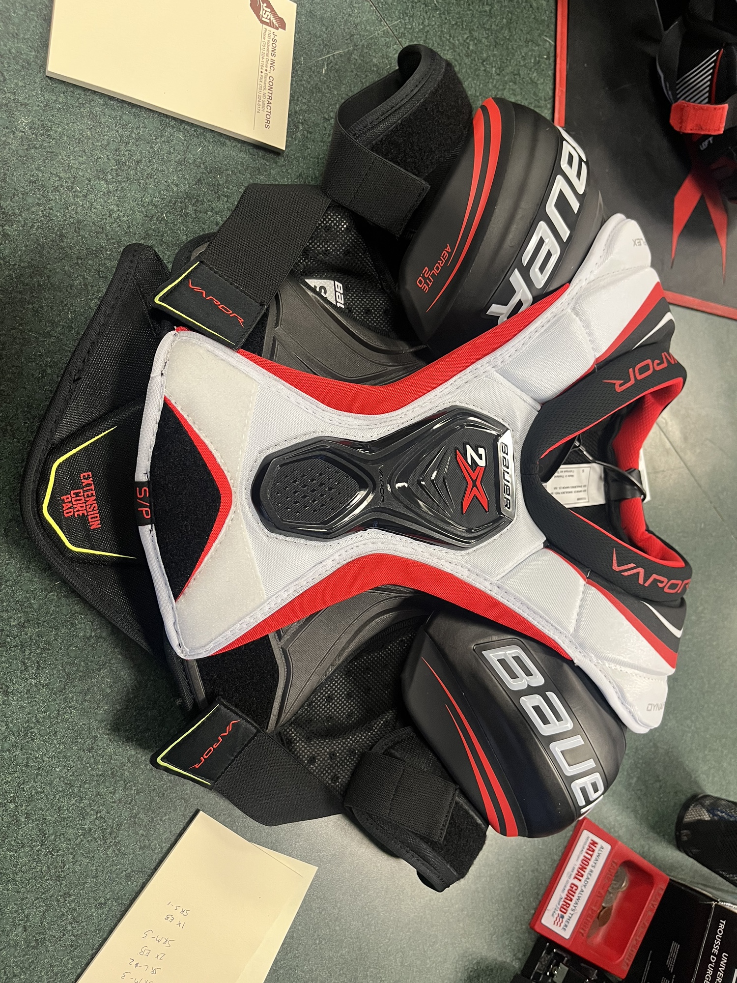 Senior Large Bauer Vapor 2X Shoulder Pads SidelineSwap