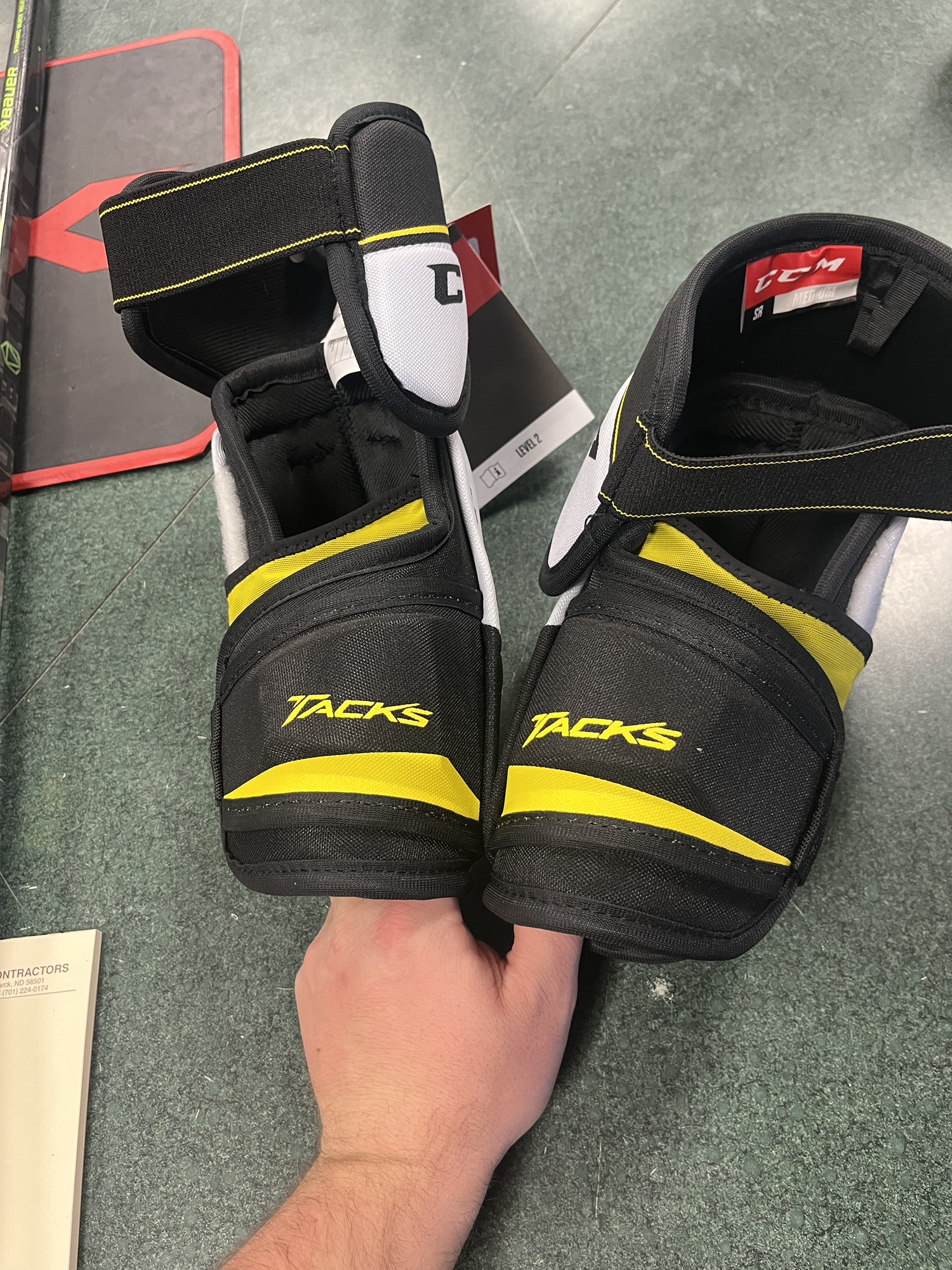 New Medium CCM Tacks 9060 Elbow Pads SidelineSwap