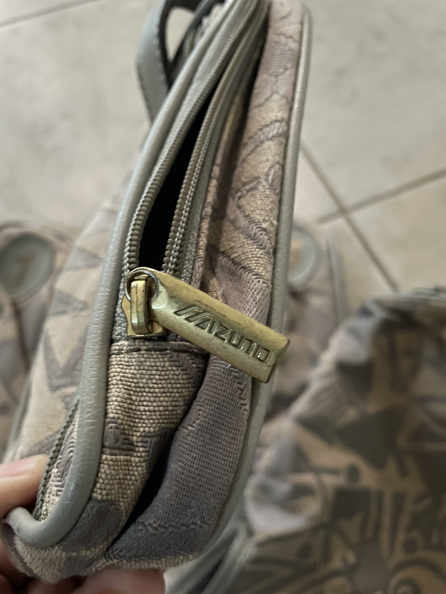 Mizuno golf bag rain cover plus matching head covers and accessorie bag SidelineSwap