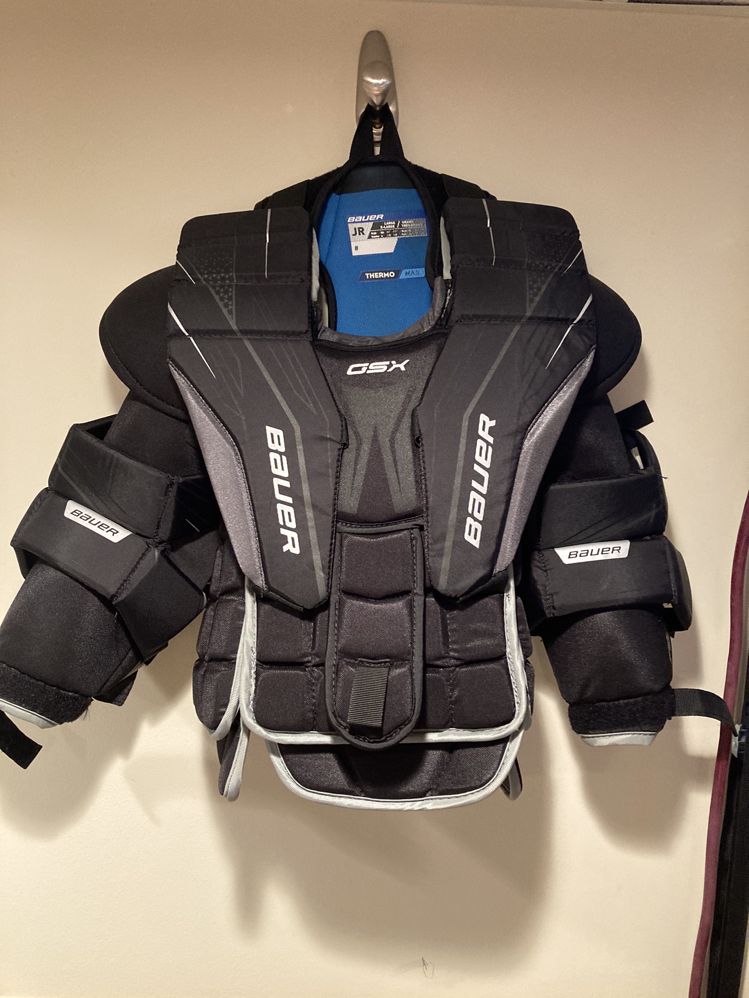 Used Large/Extra Large Bauer GSX Goalie Chest Protector SidelineSwap