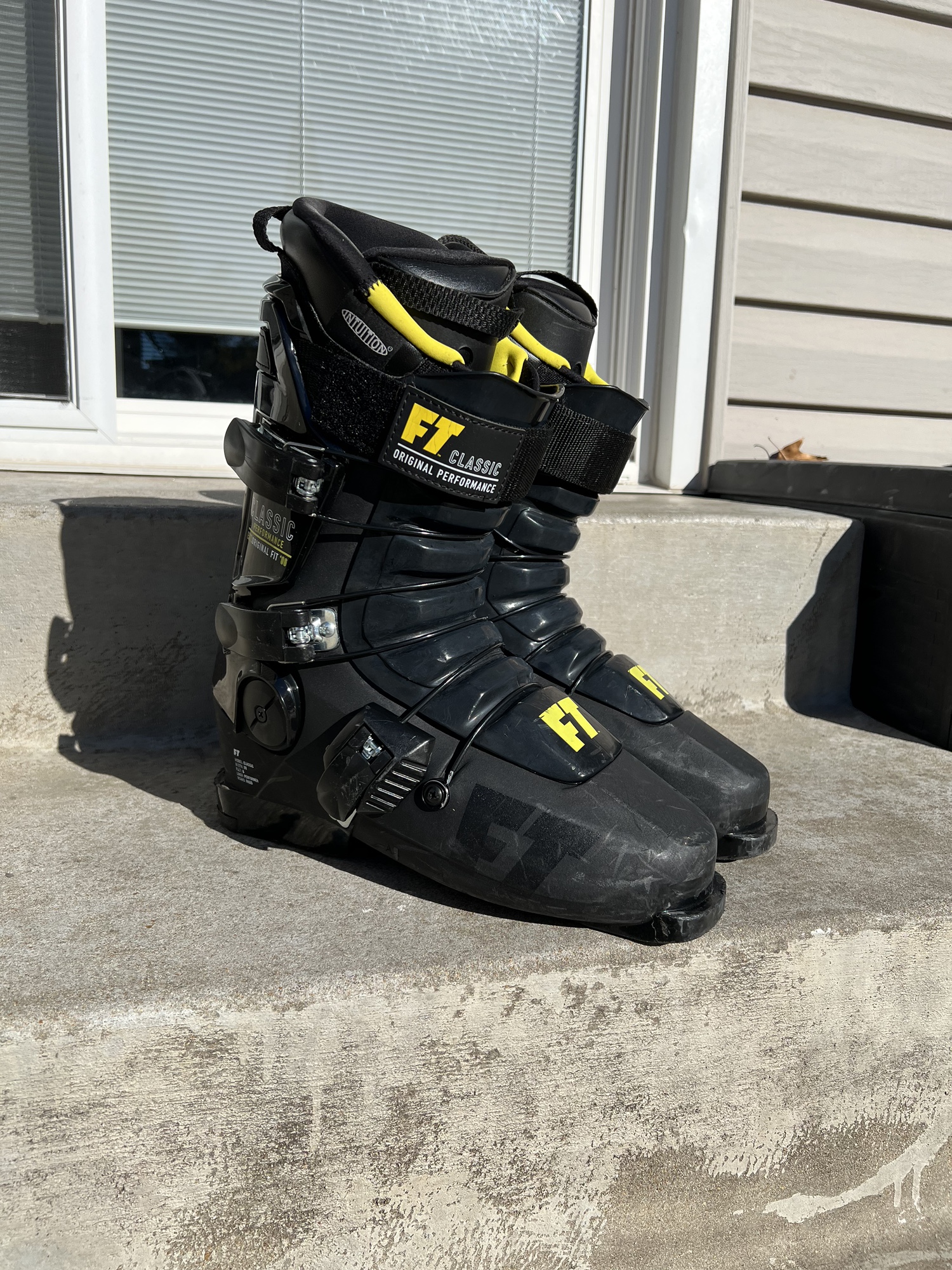 Full Tilt Classic Ski Boots 29.5 SidelineSwap