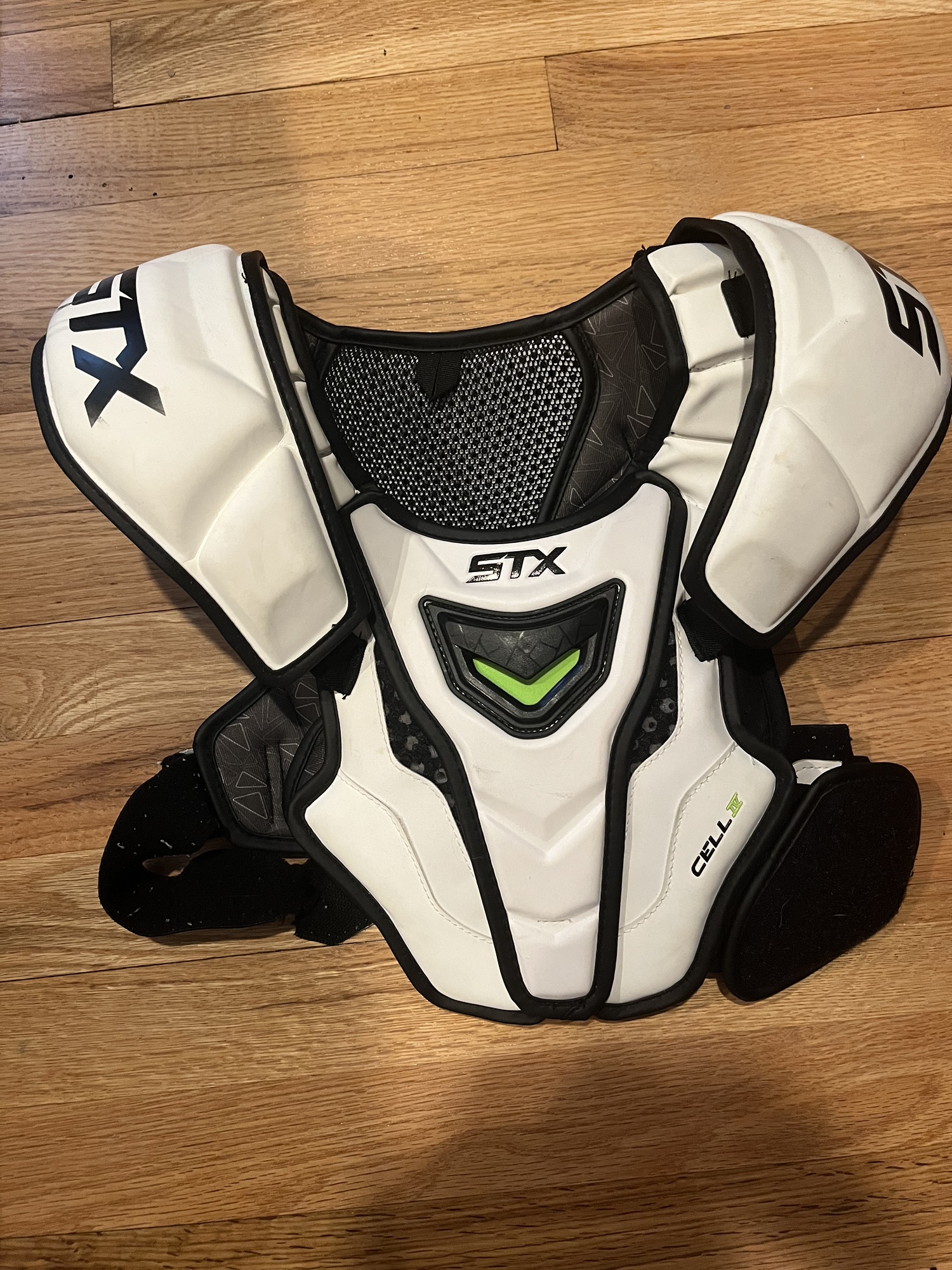 Used Medium STX Cell IV Shoulder Pads SidelineSwap