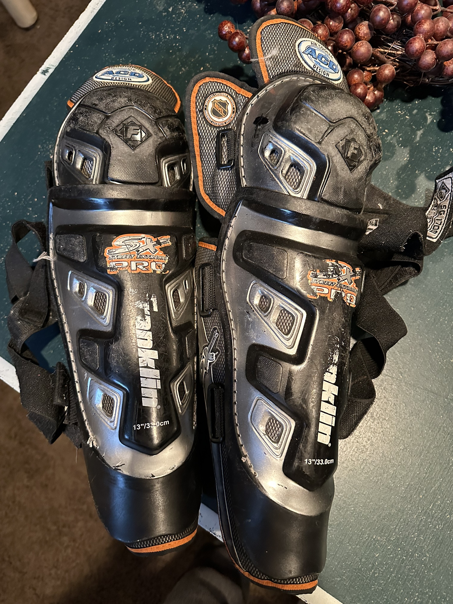 Franklin hockey shin pads SidelineSwap