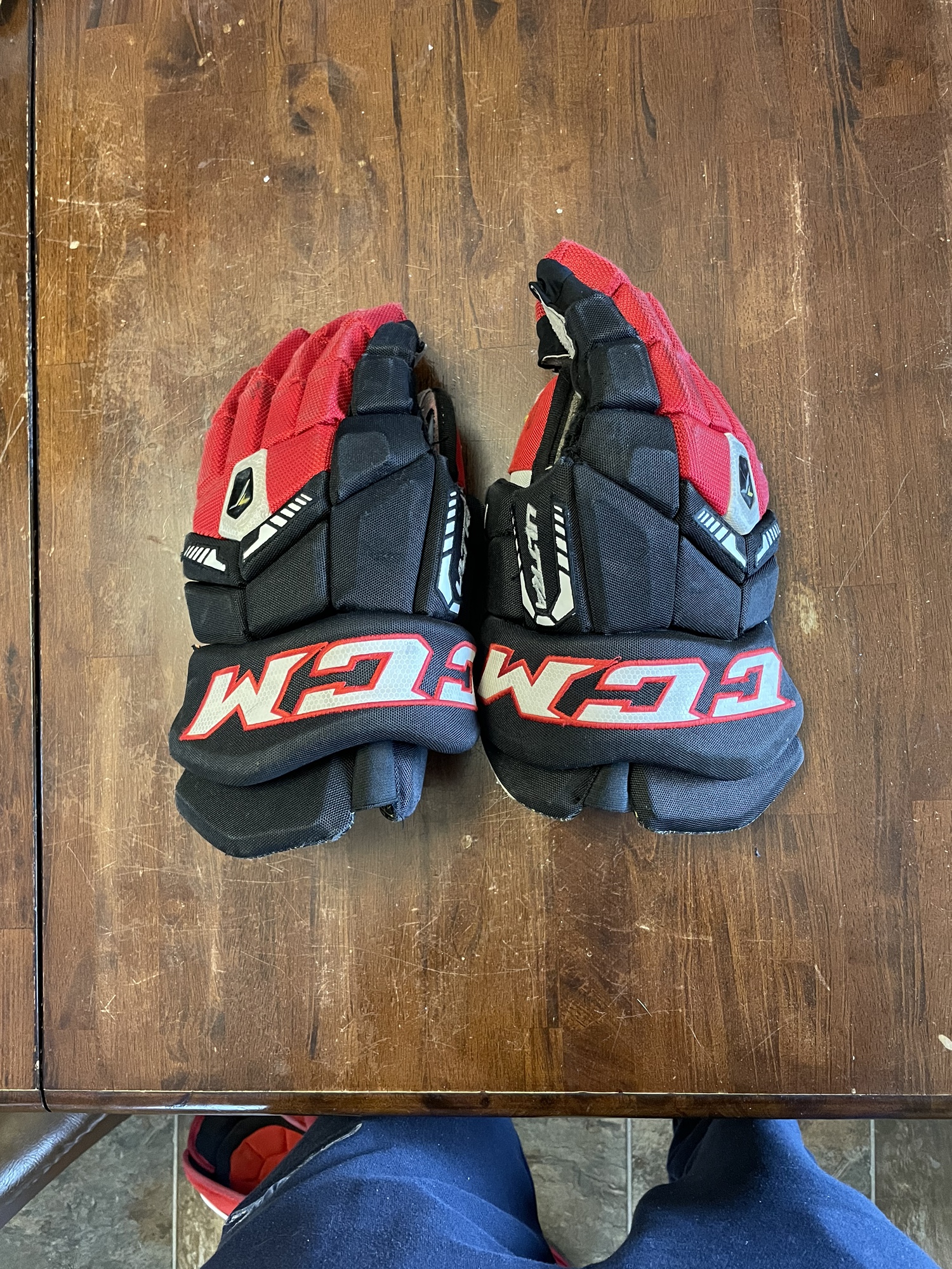 CCM 15" Ultra Tacks Gloves SidelineSwap