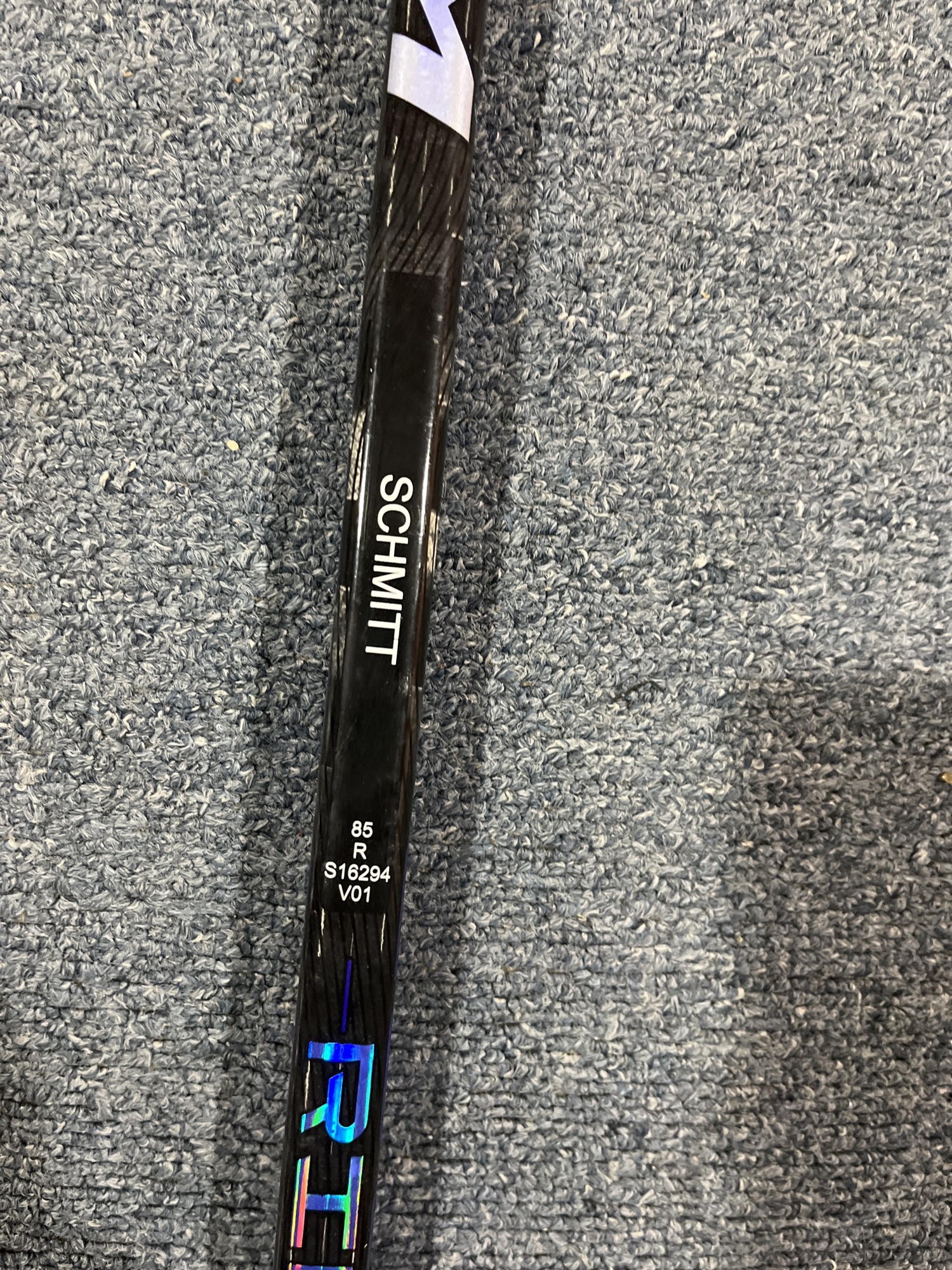 New CCM Trigger 7 PRO Pro Stock Stick Colorado Avalanche Schmitt RH 85