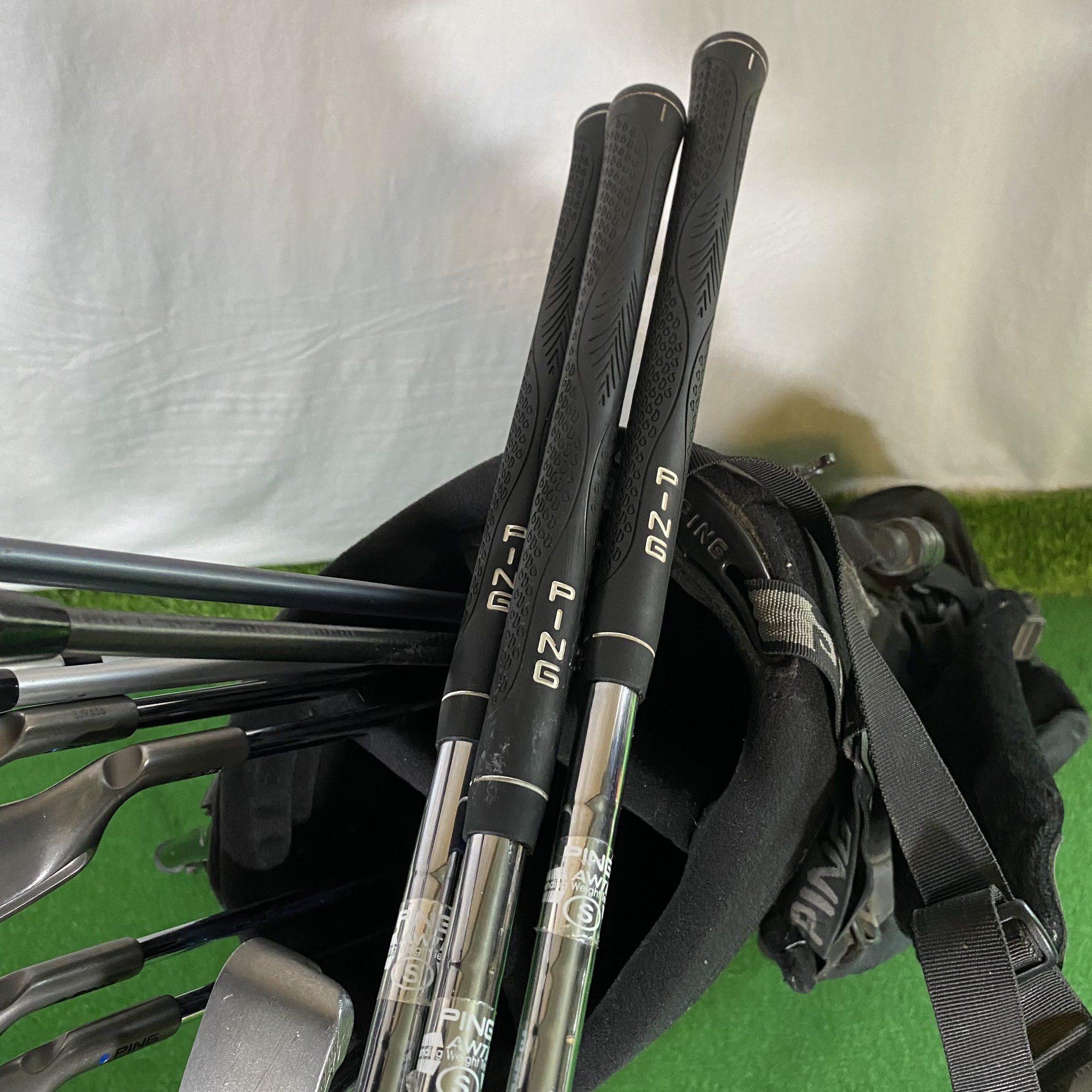 Ping K15 Golf Club Complete Set With Ping Hoofer Stand Bag and Ping B90i Putter SidelineSwap