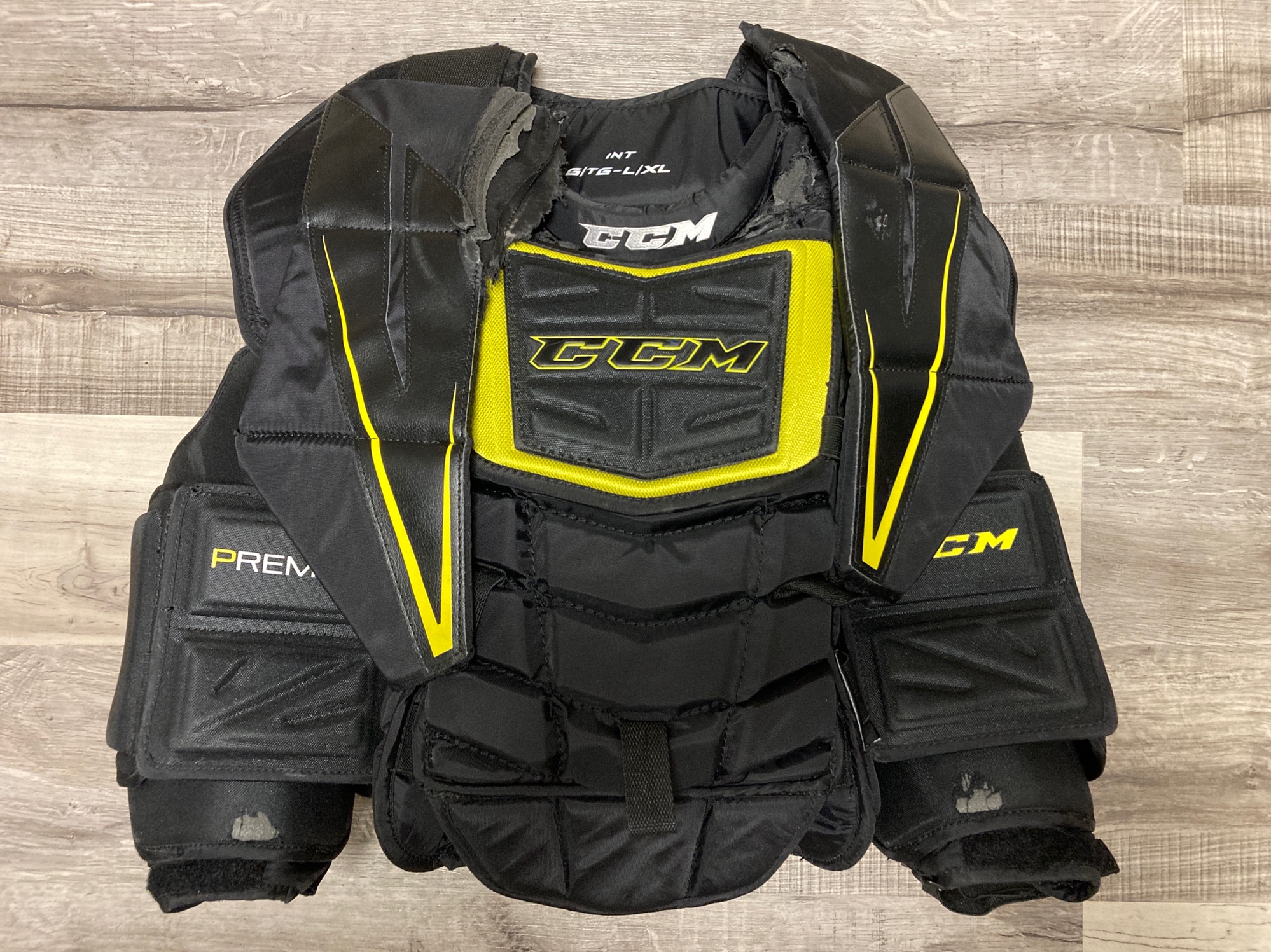 L/XL CCM Premier Goalie Chest Protector SidelineSwap
