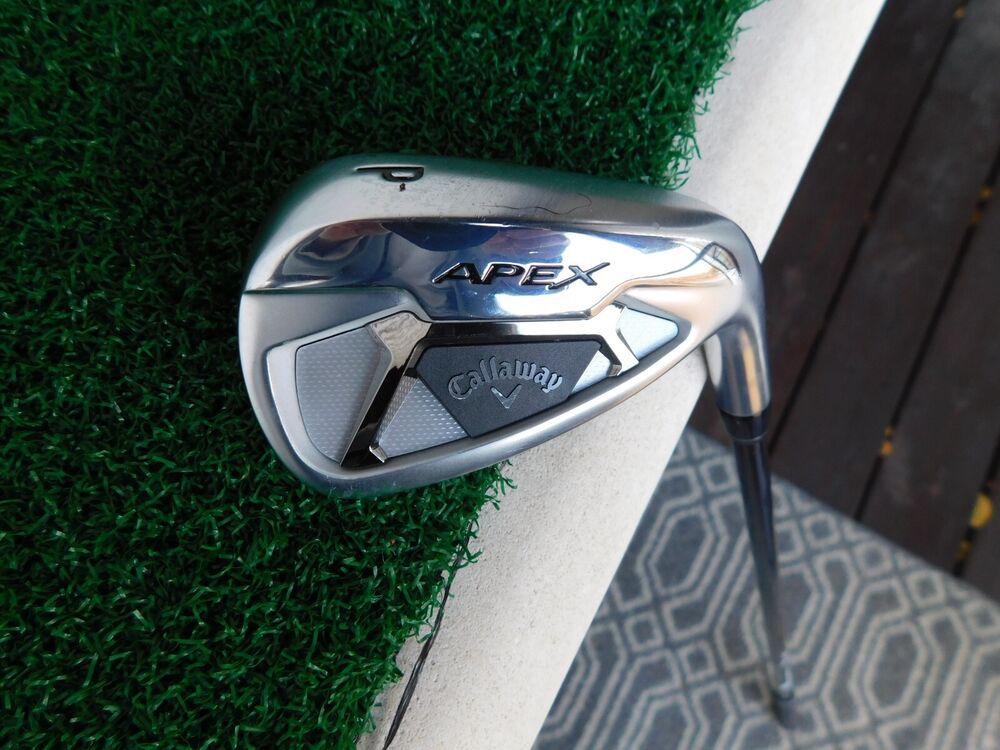 Callaway APEX 21 Pitching Wedge w/ UST Mamiya Recoil F4 Stiff