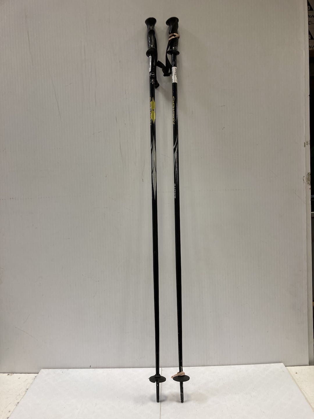 Used Excite Masters 130 Cm 52 In Mens Downhill Ski Poles SidelineSwap