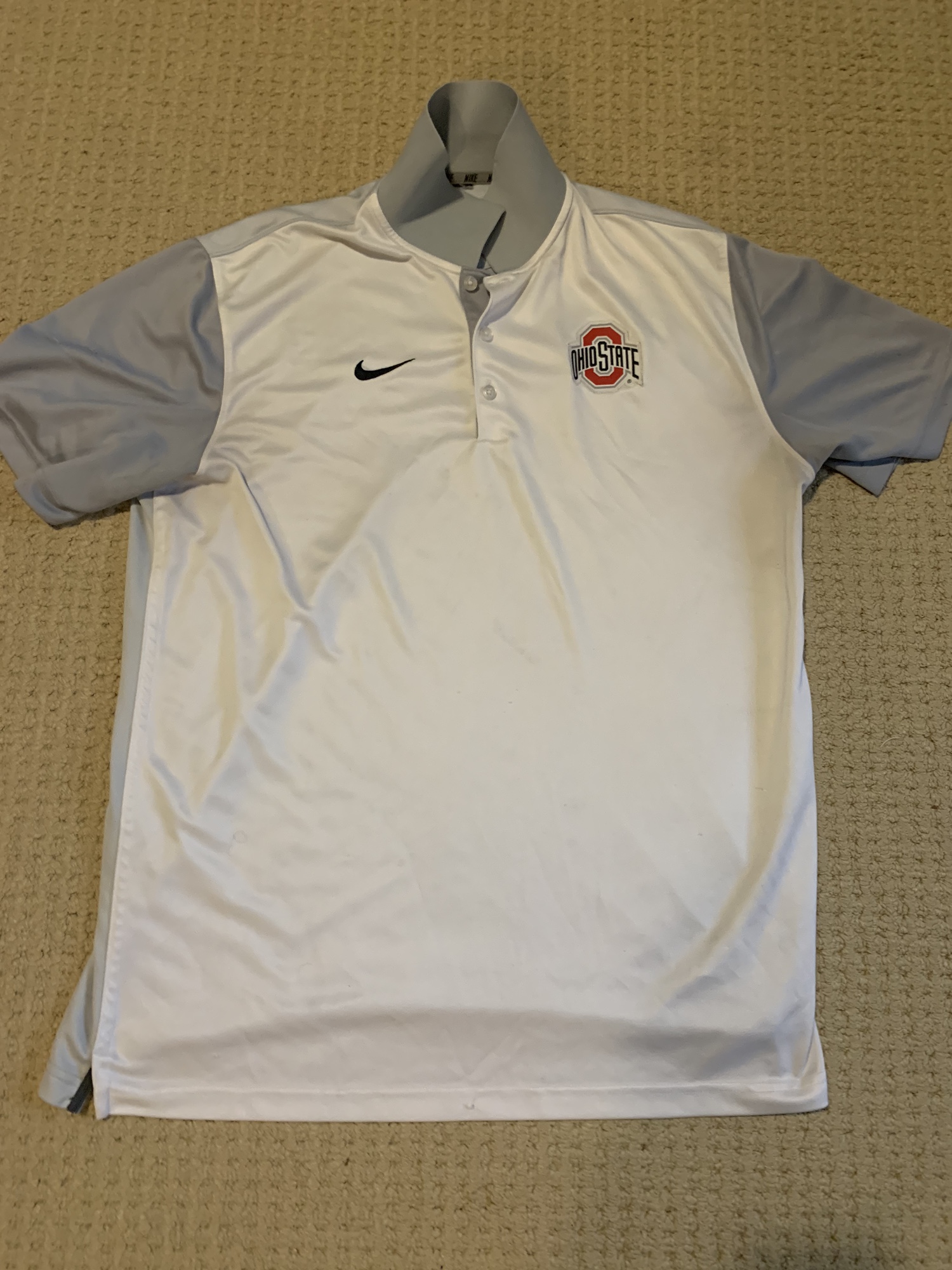 White Used Men's Nike Shirt SidelineSwap