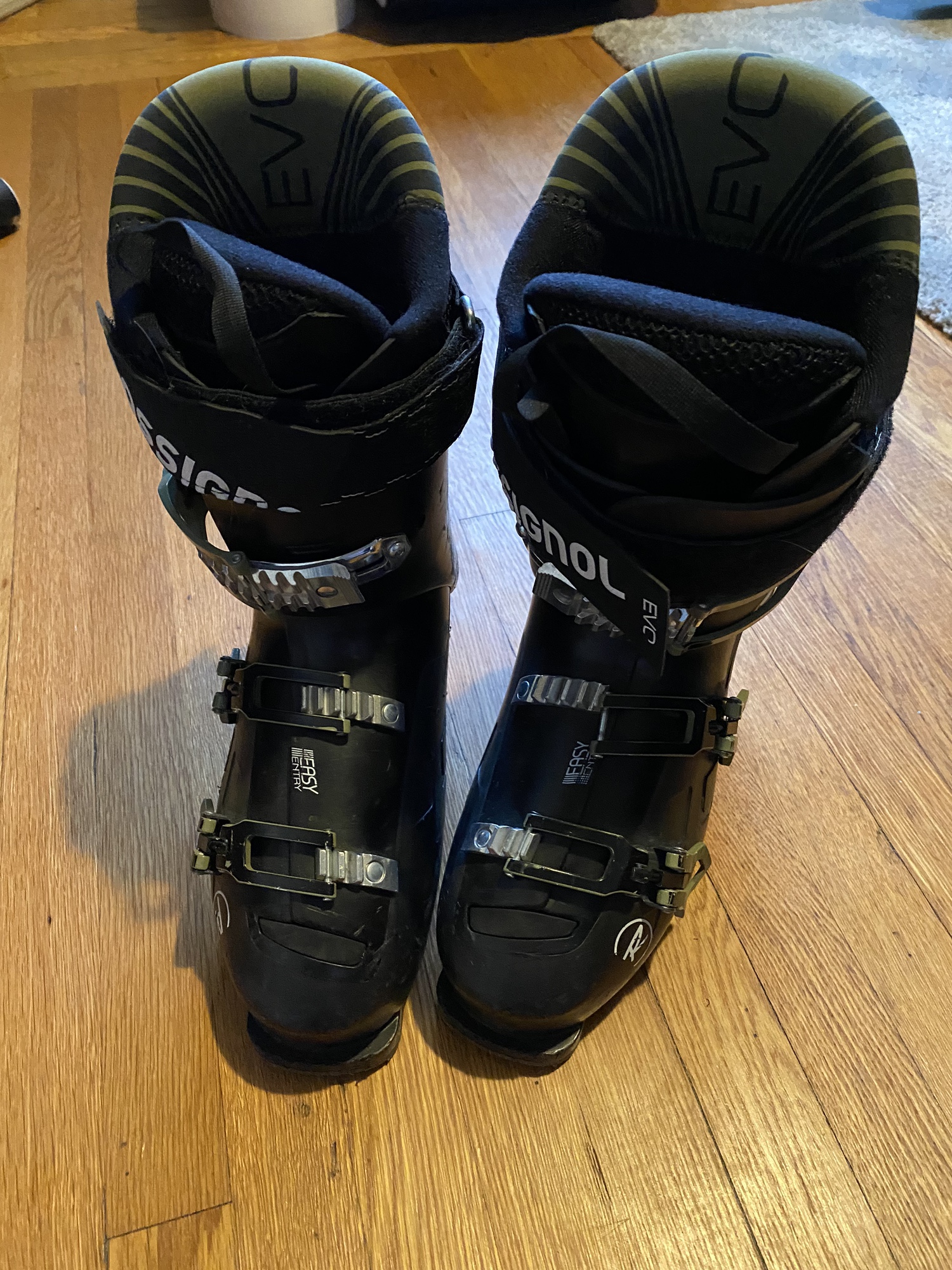 2022 Rossignol Evo 70 ski boots SidelineSwap