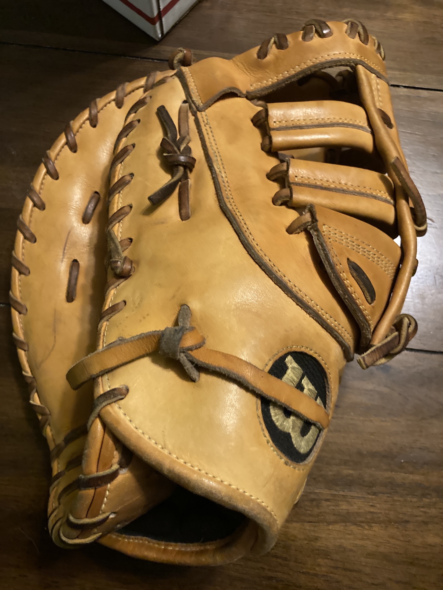 Used First Base 12" A2000 Baseball Glove SidelineSwap