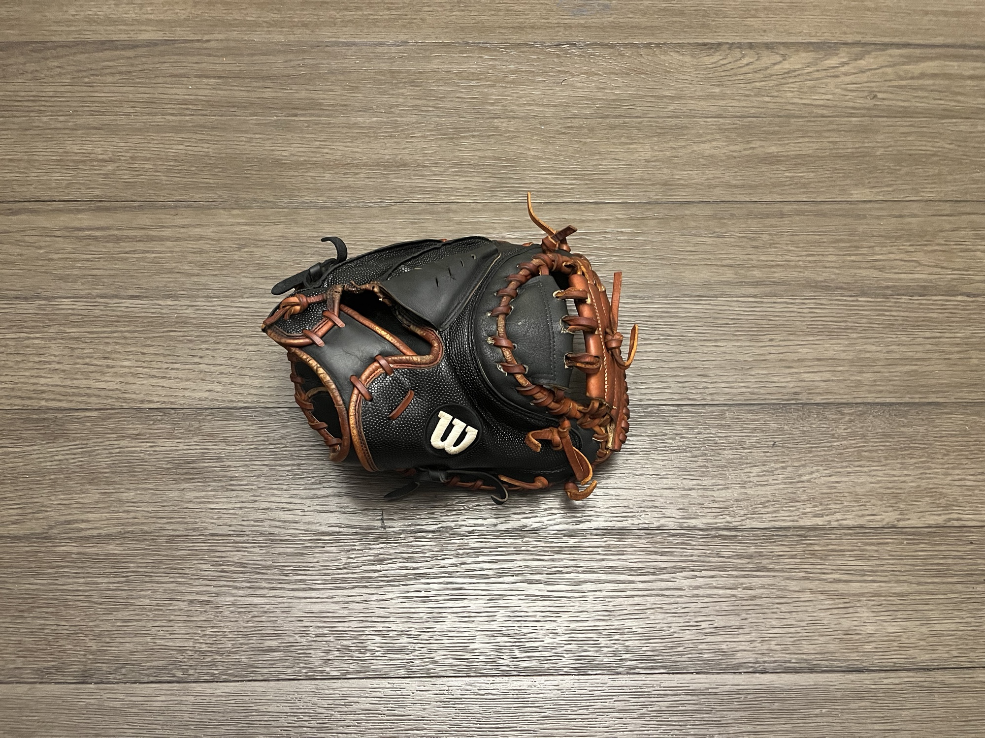 Wilson A2K M2 33.5” Catchers Mitt SidelineSwap
