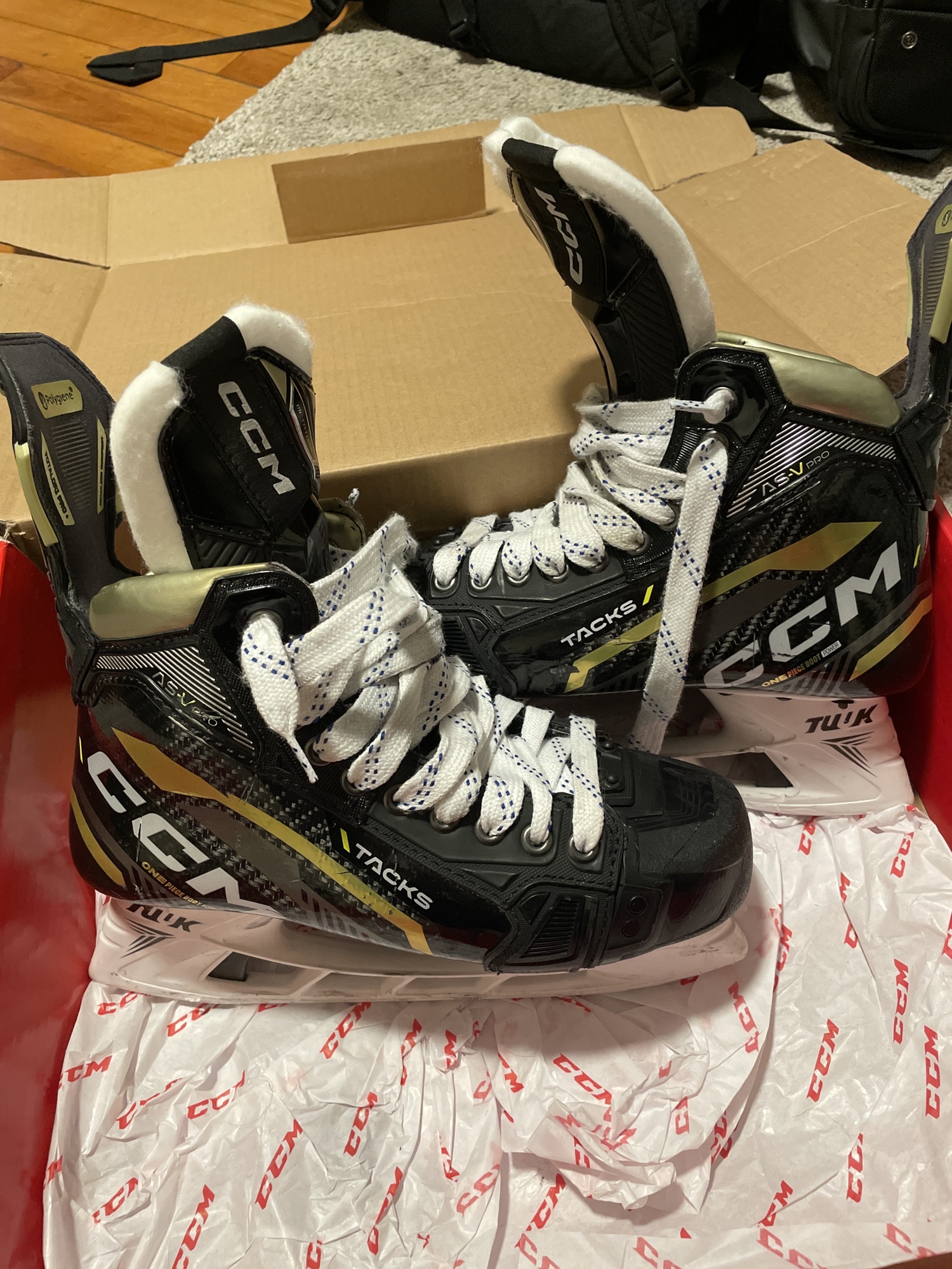 Senior CCM Regular Width Size 7 Tacks ASV Pro Hockey Skates SidelineSwap