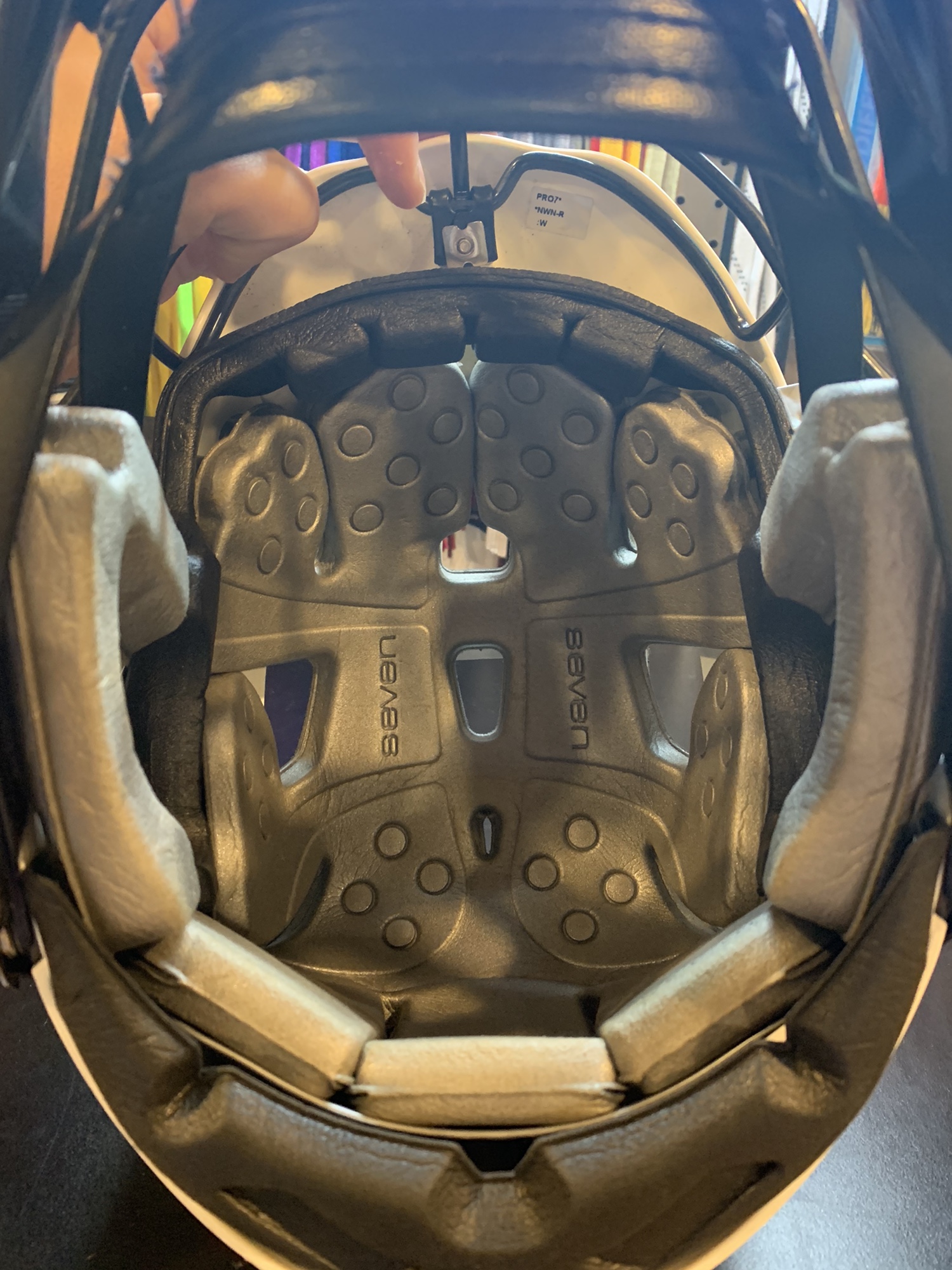 Cascade Pro7 Mens lacrosse helmet very good condition SidelineSwap