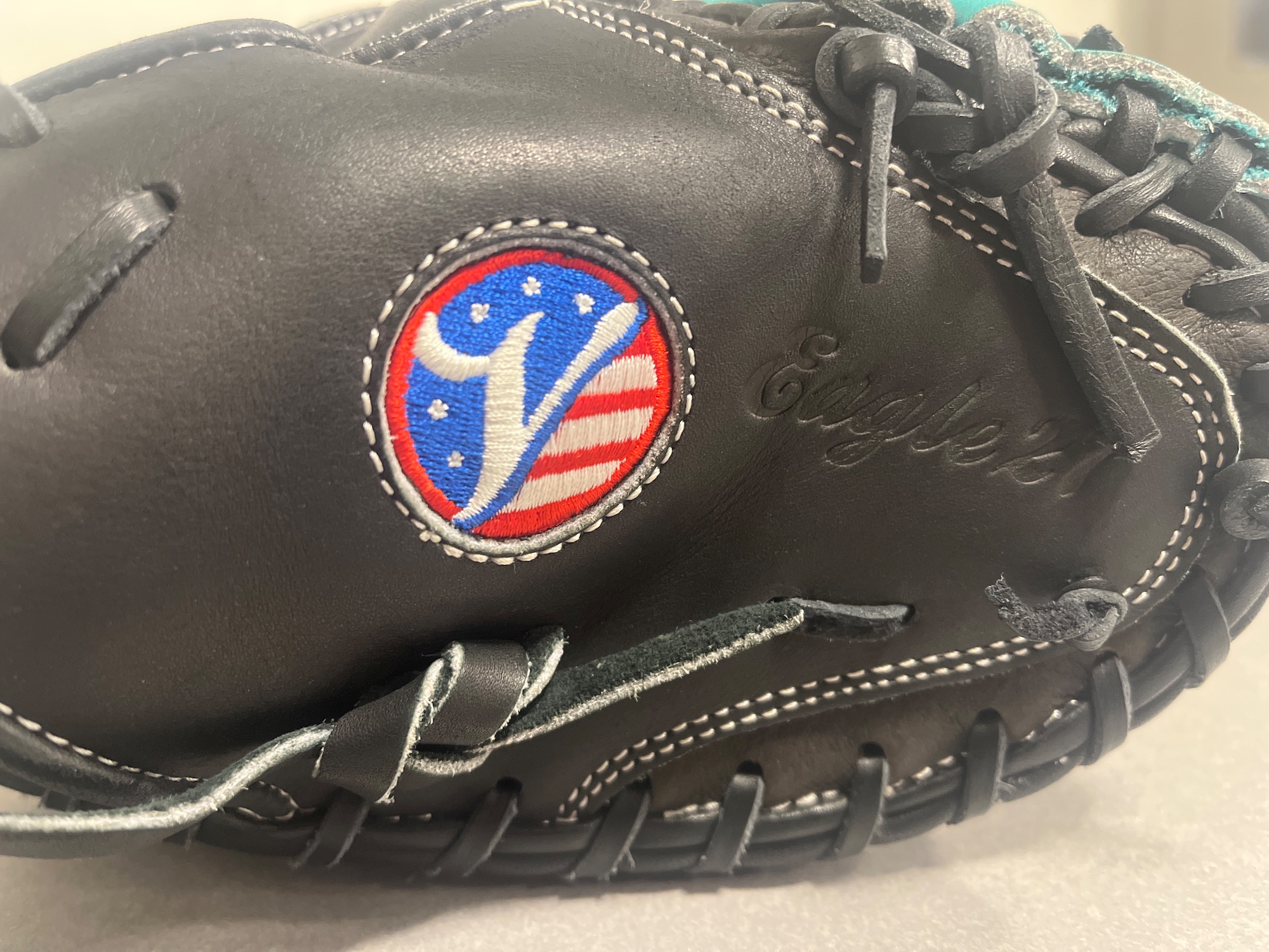 Valle Limited Edition Catcher's Training Mitt 8" SidelineSwap