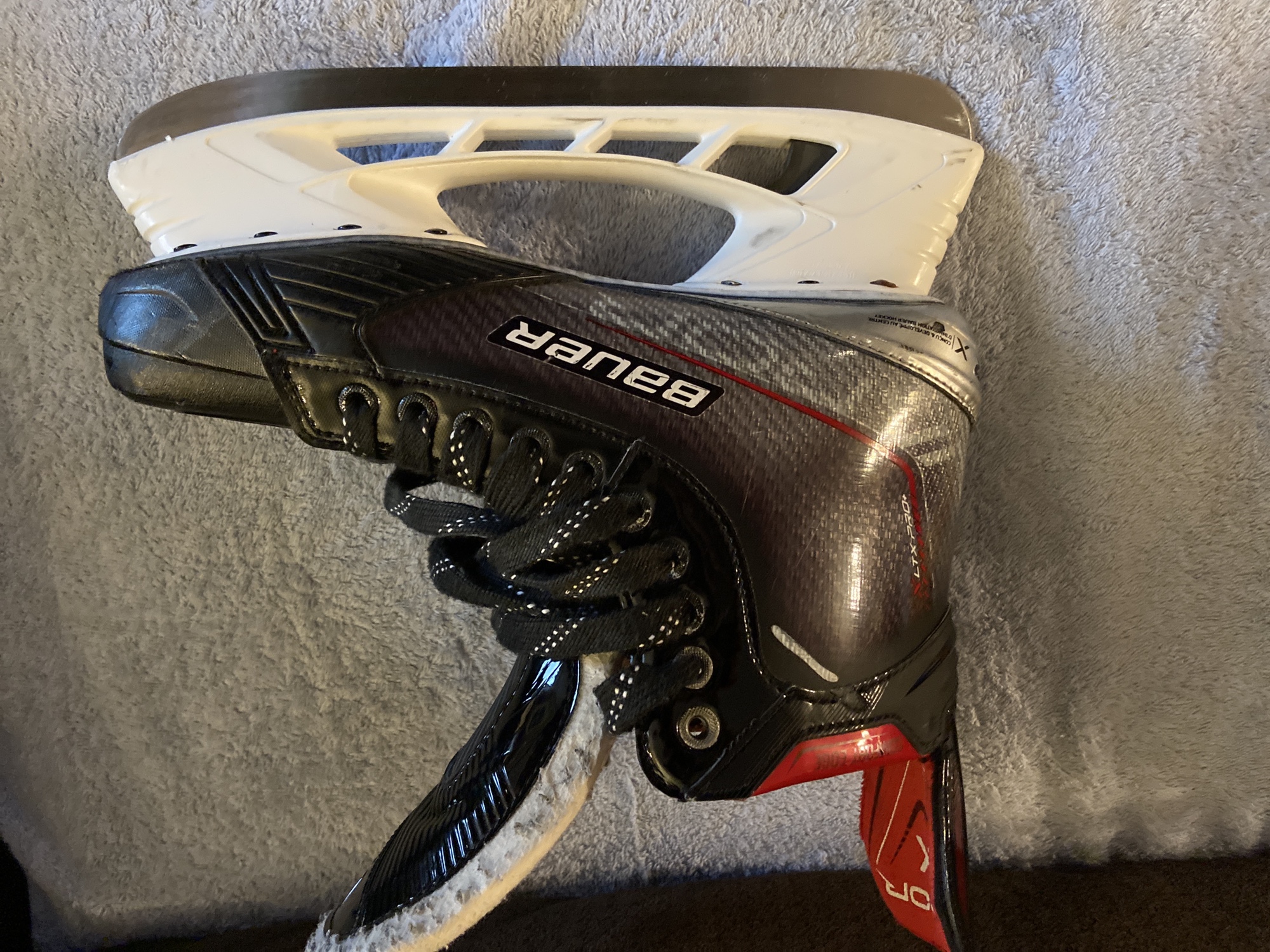 Bauer Regular Width Size 9.5 Vapor XLTX Pro Hockey Skates SidelineSwap