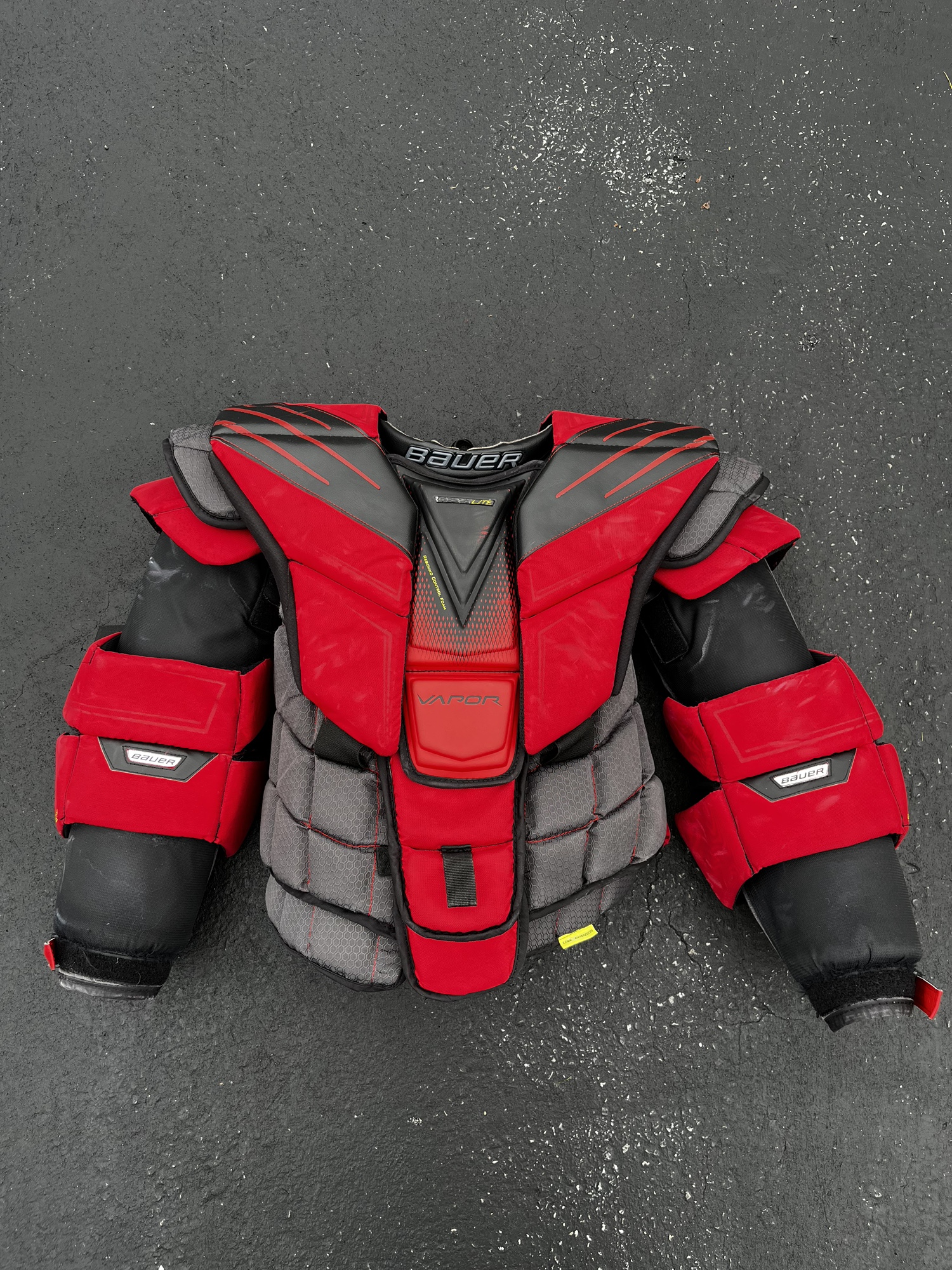 Used Medium Bauer Hyperlite Goalie Chest Protector SidelineSwap