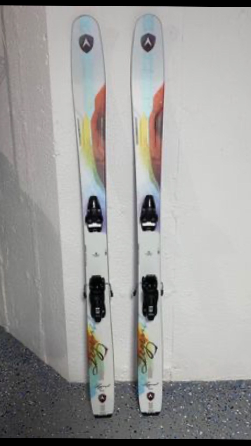 Used Women's 2019 Dynastar All Mountain 165 cm Legend x96 Skis With