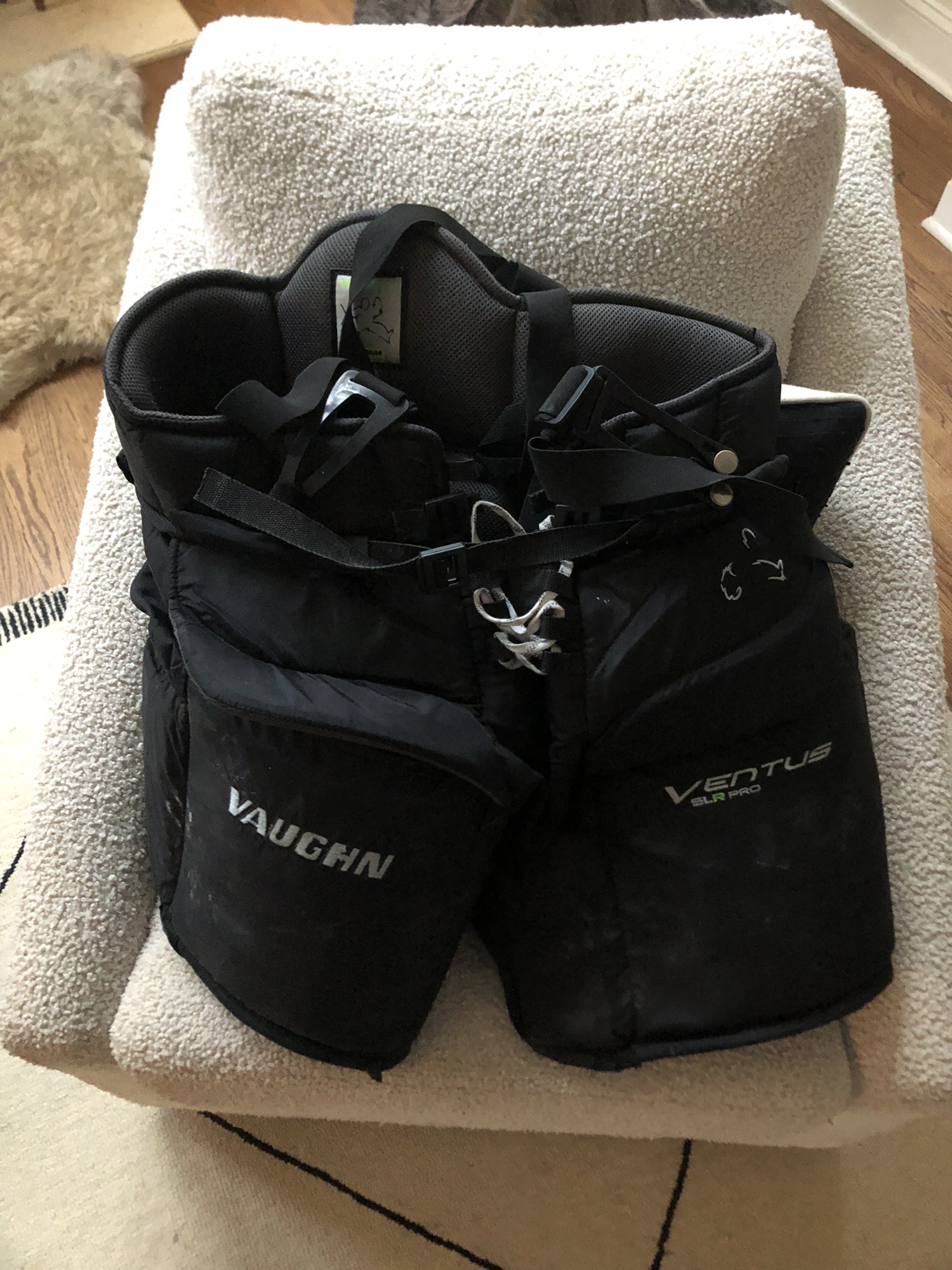 Vaughn Ventus SLR Pro Hockey Goalie Pants W/ Suspenders Size Senior