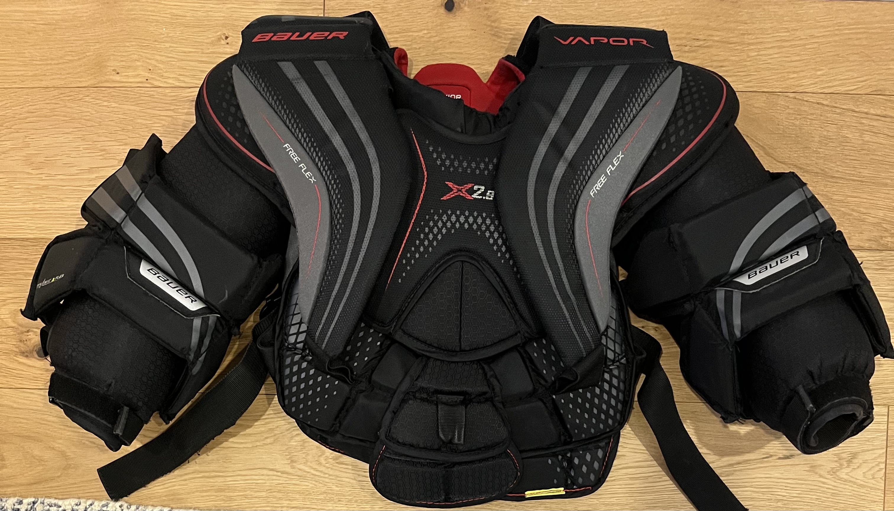 Bauer Vapor X2.9 Goalie Chest Protector (Junior Medium) SidelineSwap