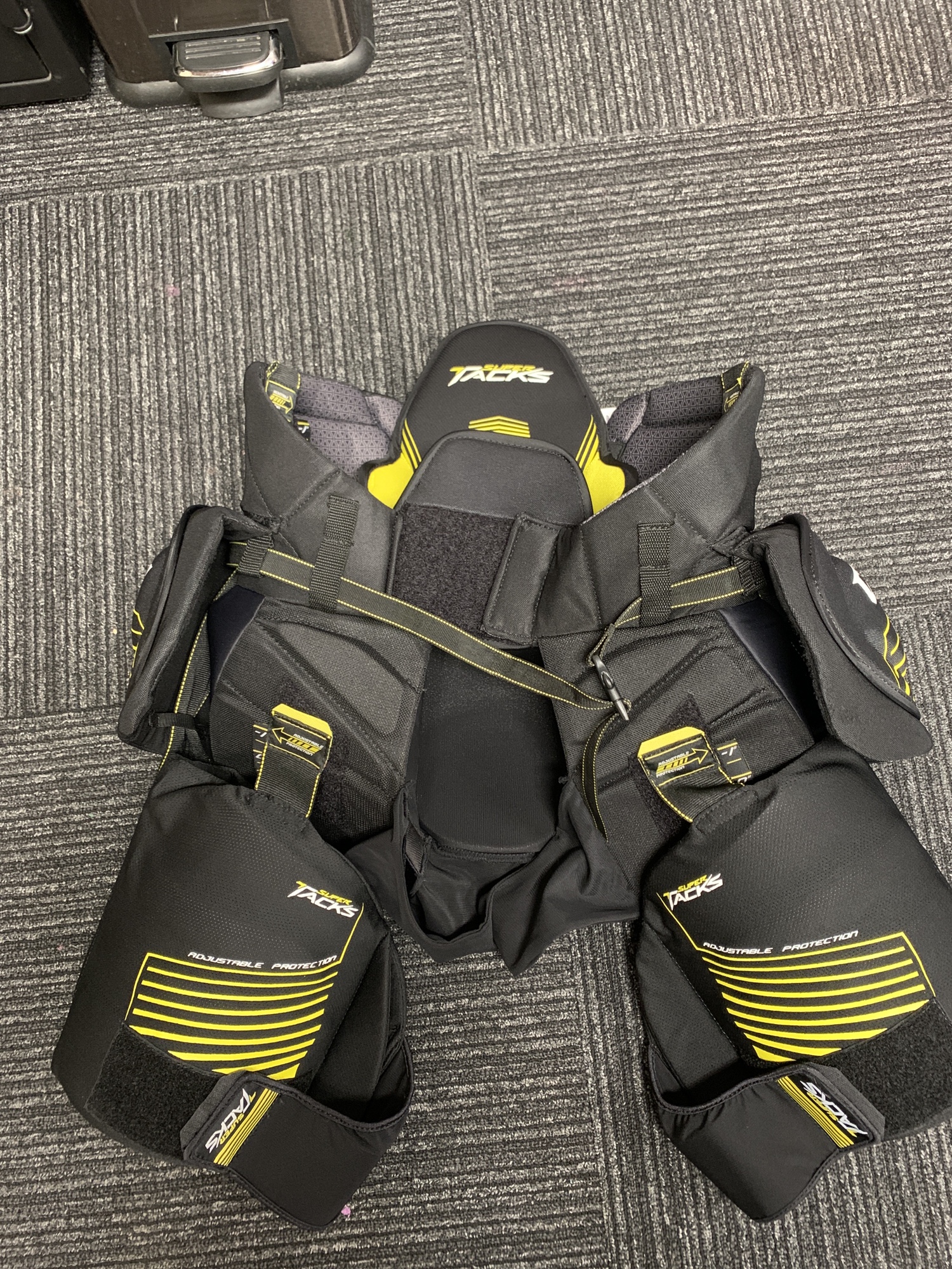 CCM Super Tacks Girdle Senior Large SidelineSwap