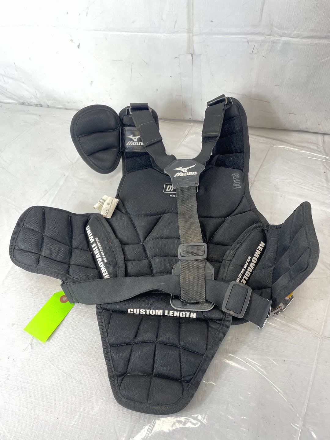 Used Mizuno Samurai Youth 14" Baseball & Softball Catchers Chest