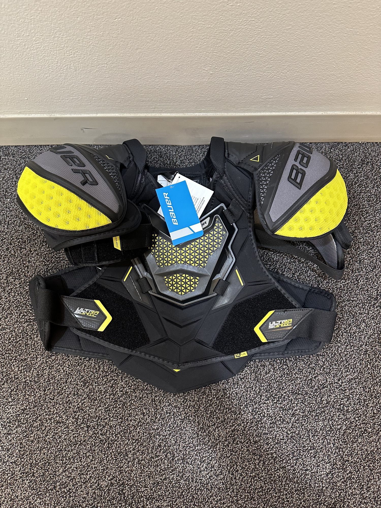 Senior Large Bauer Pro Stock Supreme Ultrasonic Shoulder Pads