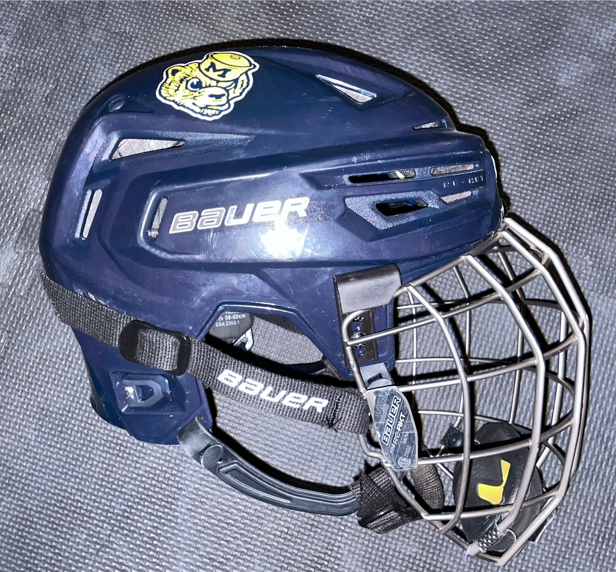 Navy Michigan Wolverines Bauer ReAkt 150 Hockey Helmet Medium Pro Stock SidelineSwap