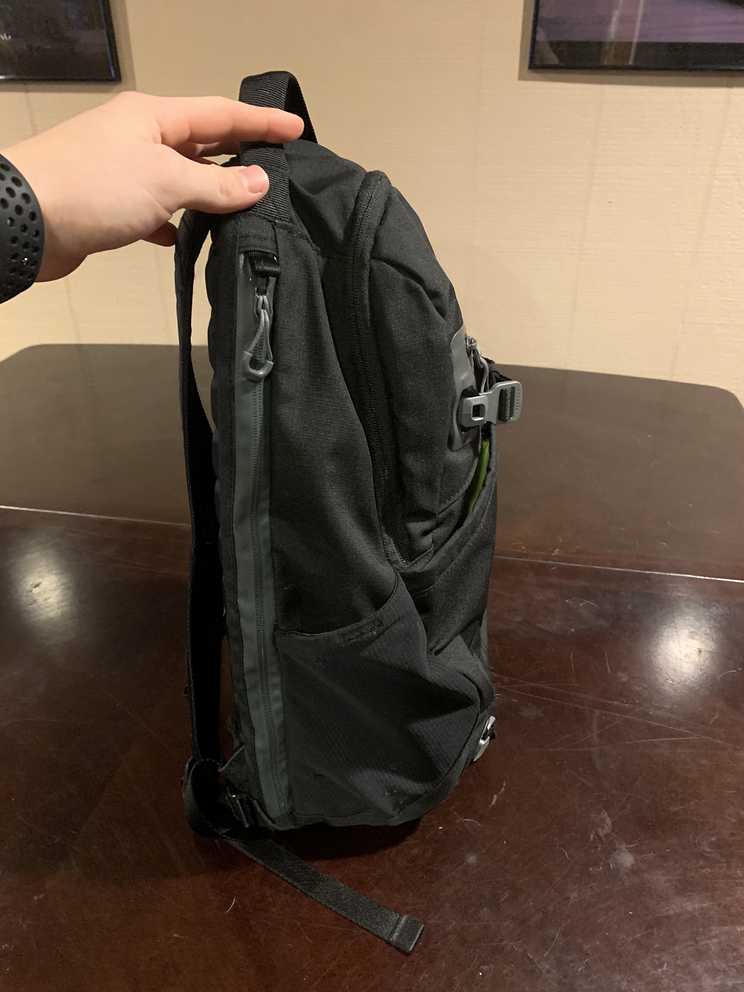 LifeProof Squamish 20L Backpack Black SidelineSwap