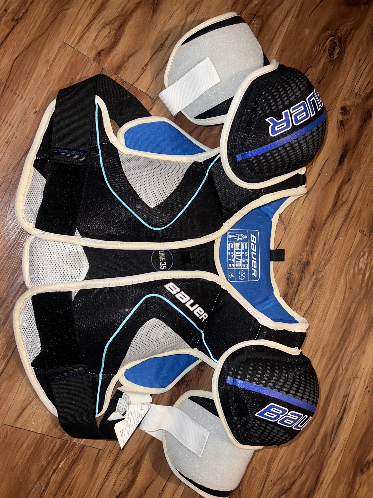 Used Extra Large Bauer Shoulder Pads SidelineSwap