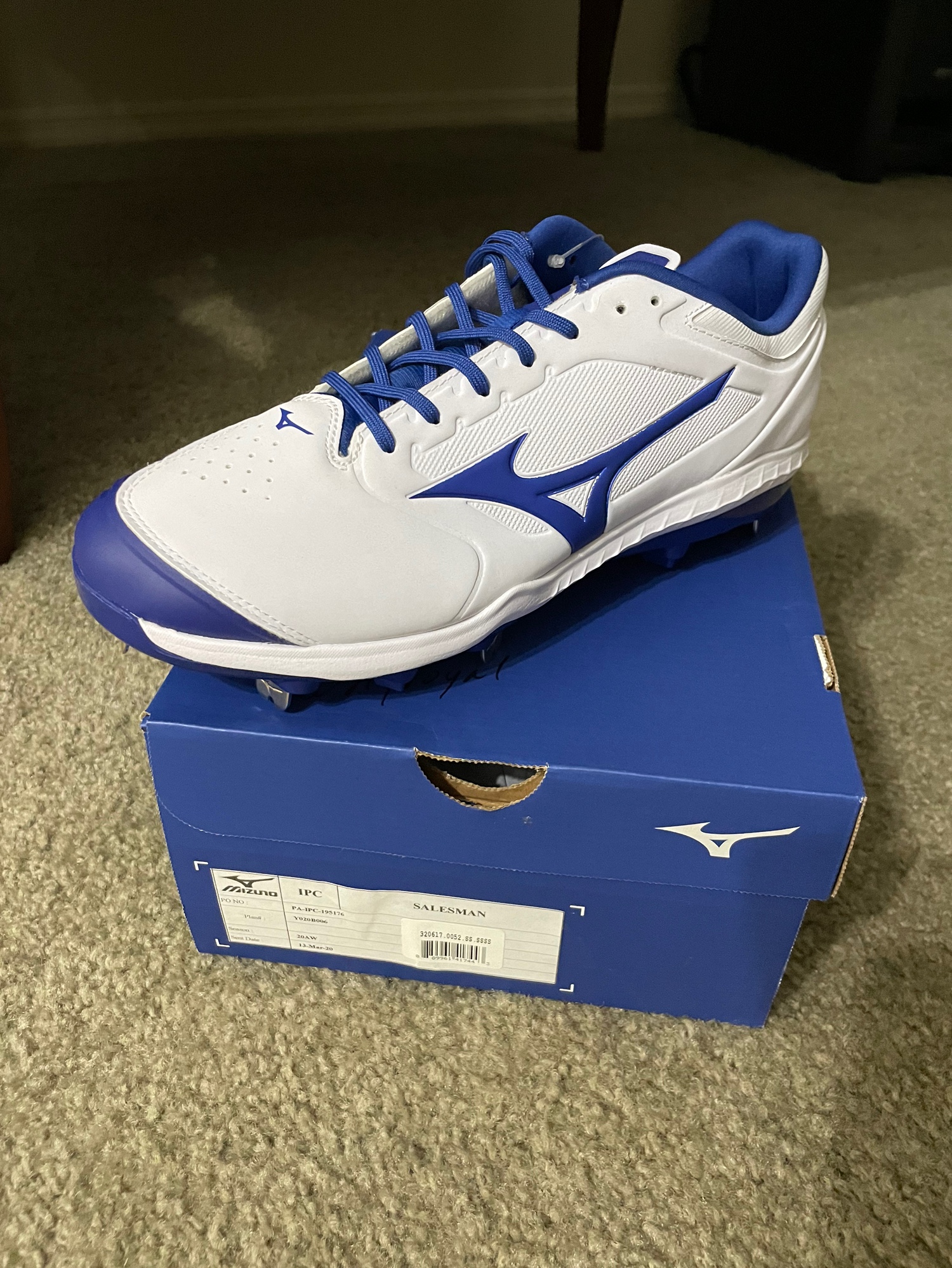 mizuno metal softball cleats