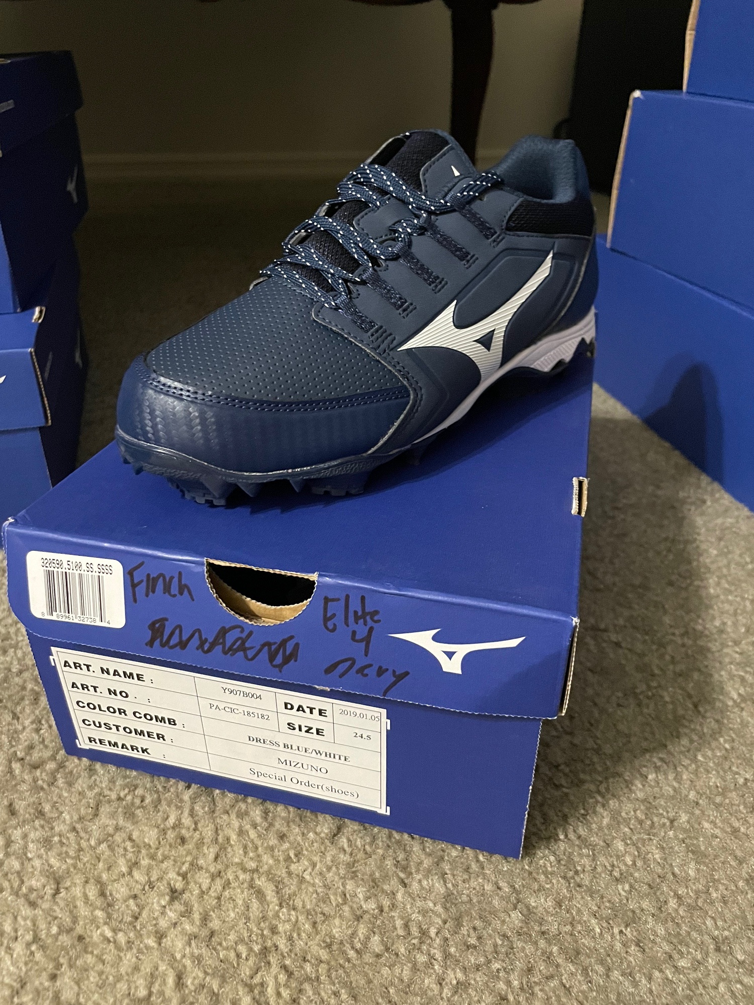 mizuno finch cleats