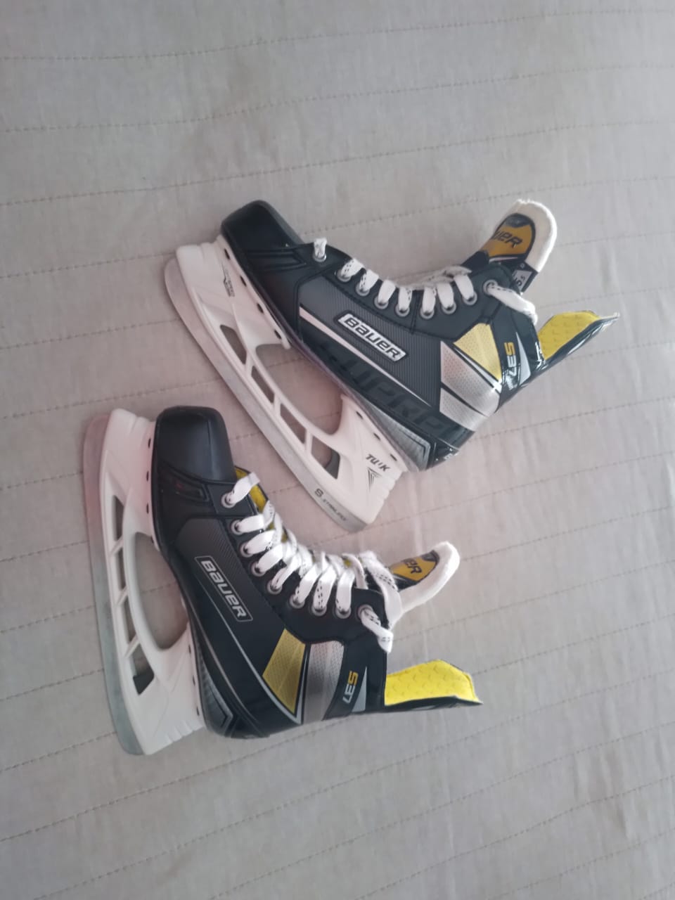 Intermediate Used Bauer Supreme S37 Hockey Skates Regular Width Pro