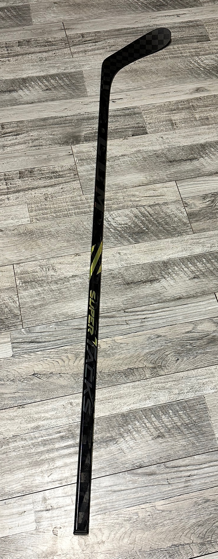 New! 65 Flex Right Handed P28 Super Tacks AS4 Pro Hockey Stick