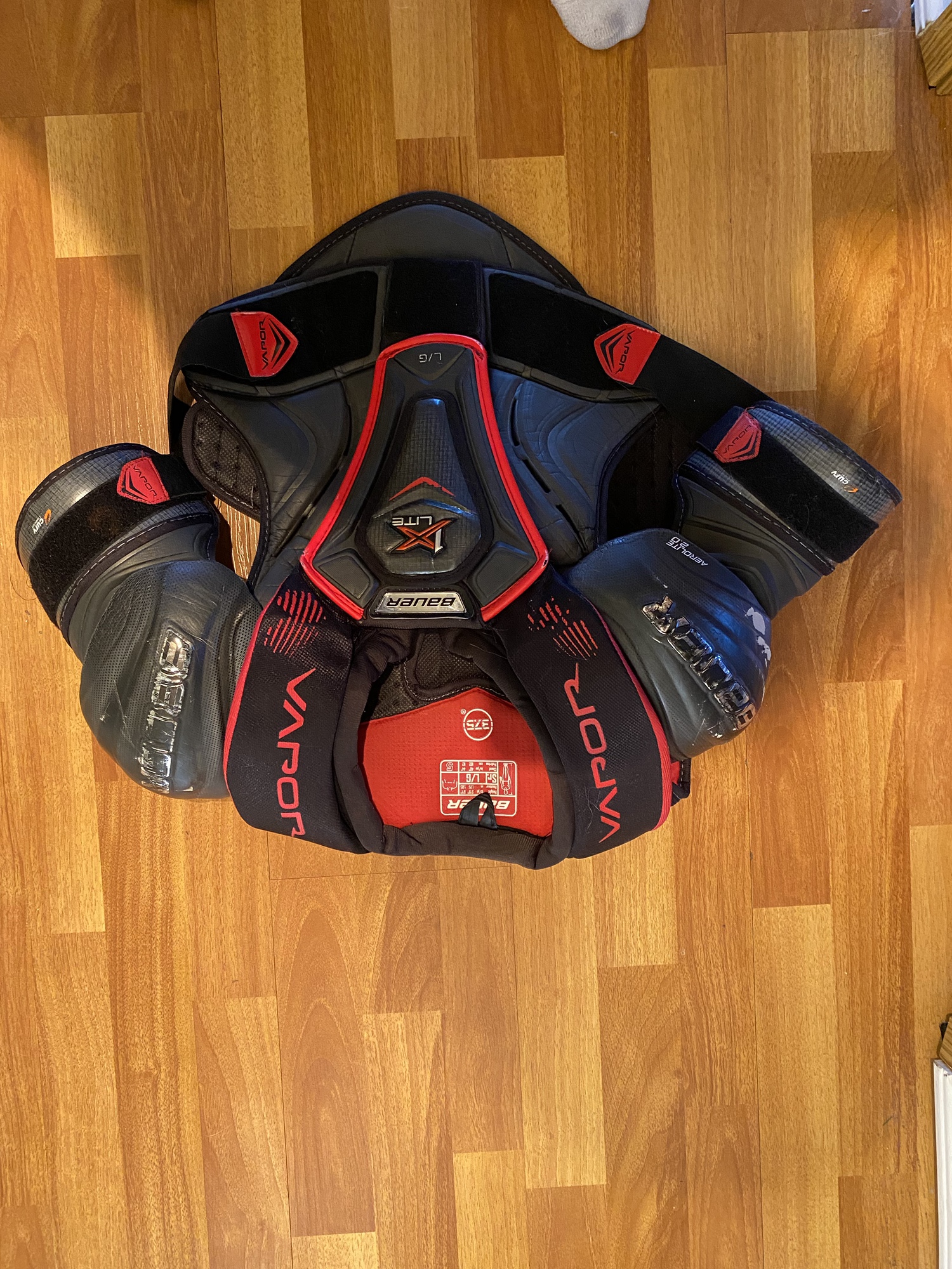 Senior Large Bauer Vapor 1X Shoulder Pads SidelineSwap