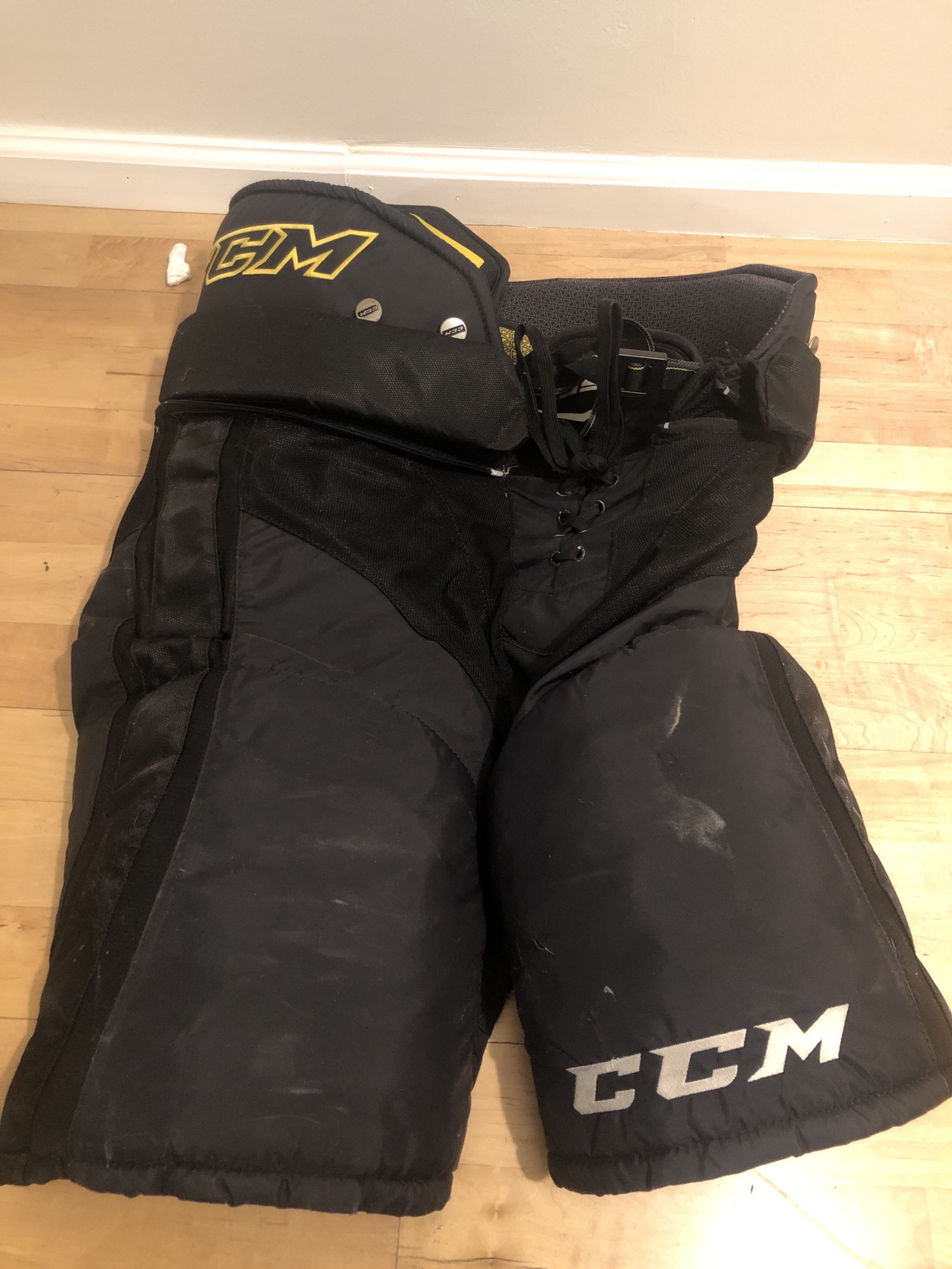 Senior Medium CCM Tacks 6052 Hockey Pants SidelineSwap